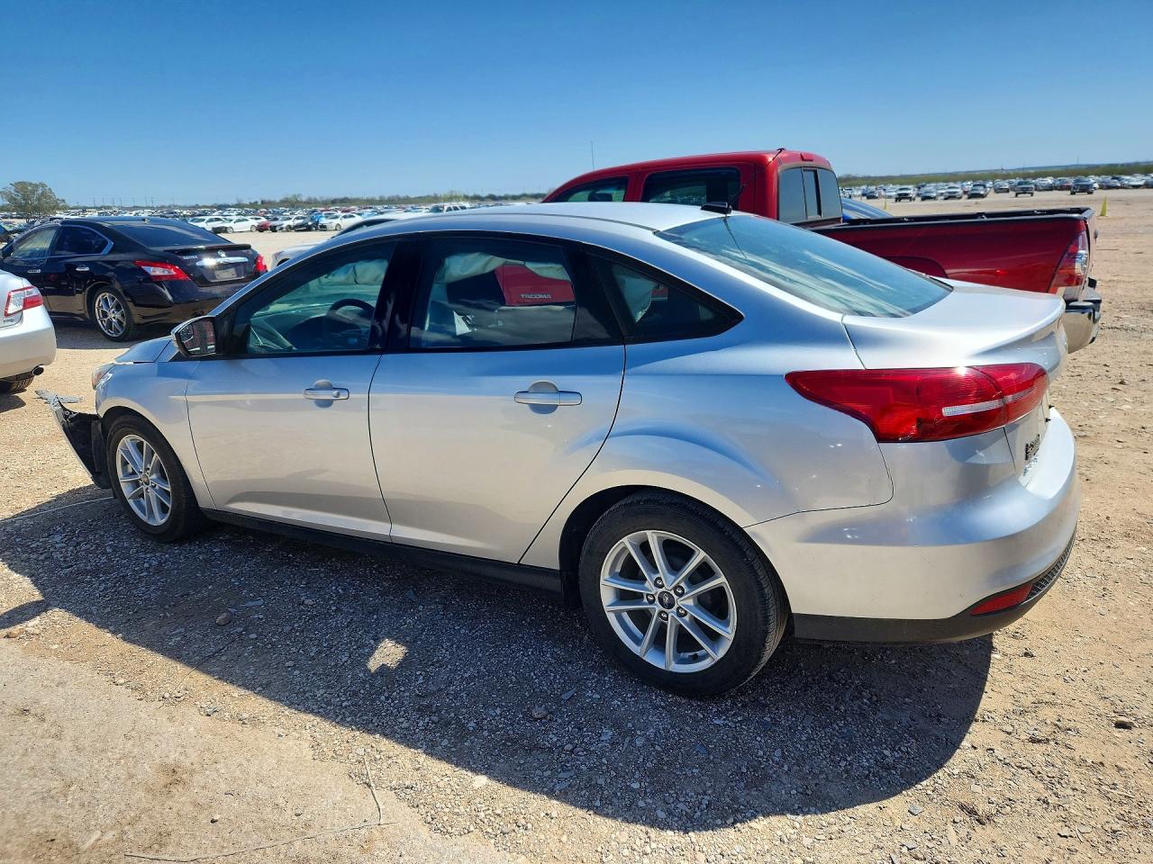 2017 FORD FOCUS SE photo 3