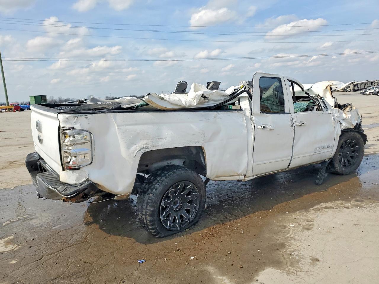 2018 CHEVROLET SILVERADO K1500 LT photo 5