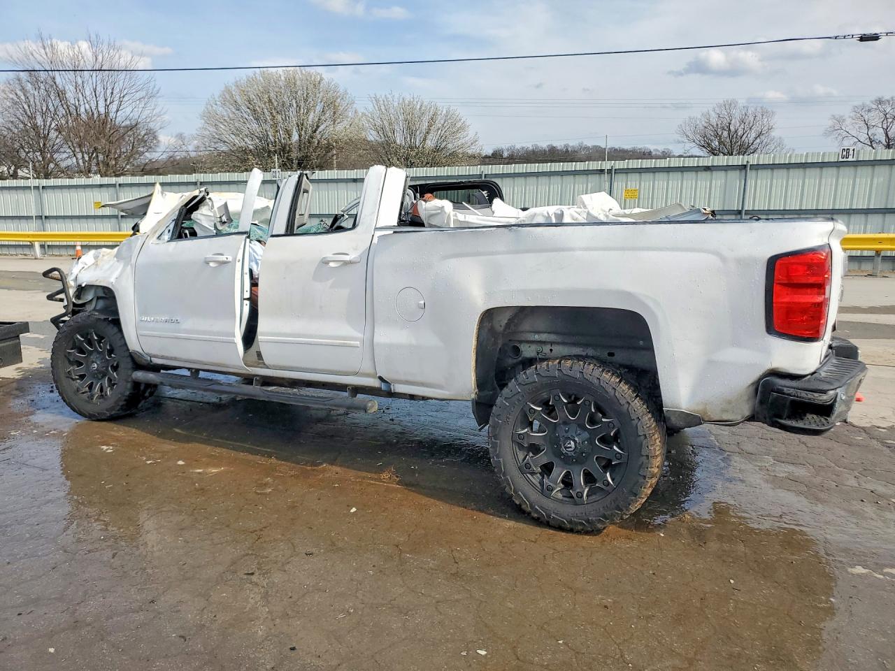 2018 CHEVROLET SILVERADO K1500 LT photo 3