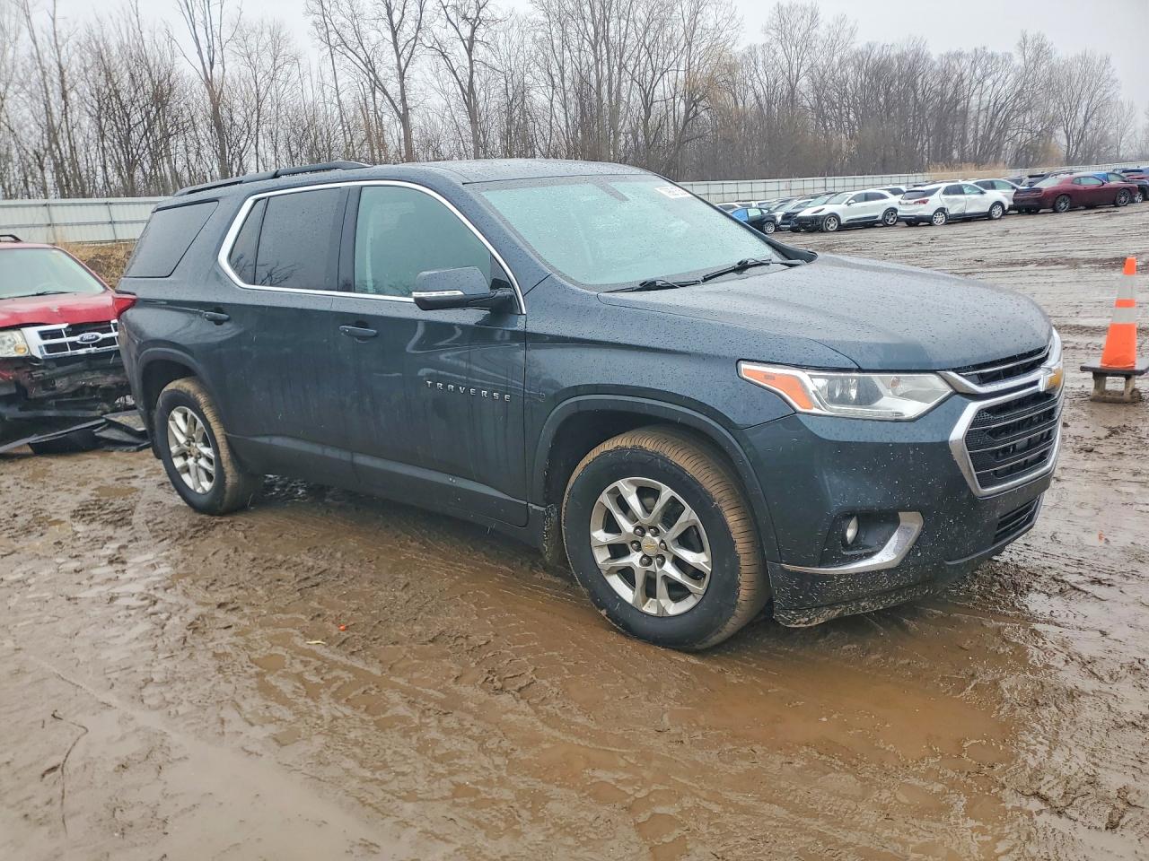 2019 CHEVROLET TRAVERSE LT photo 4