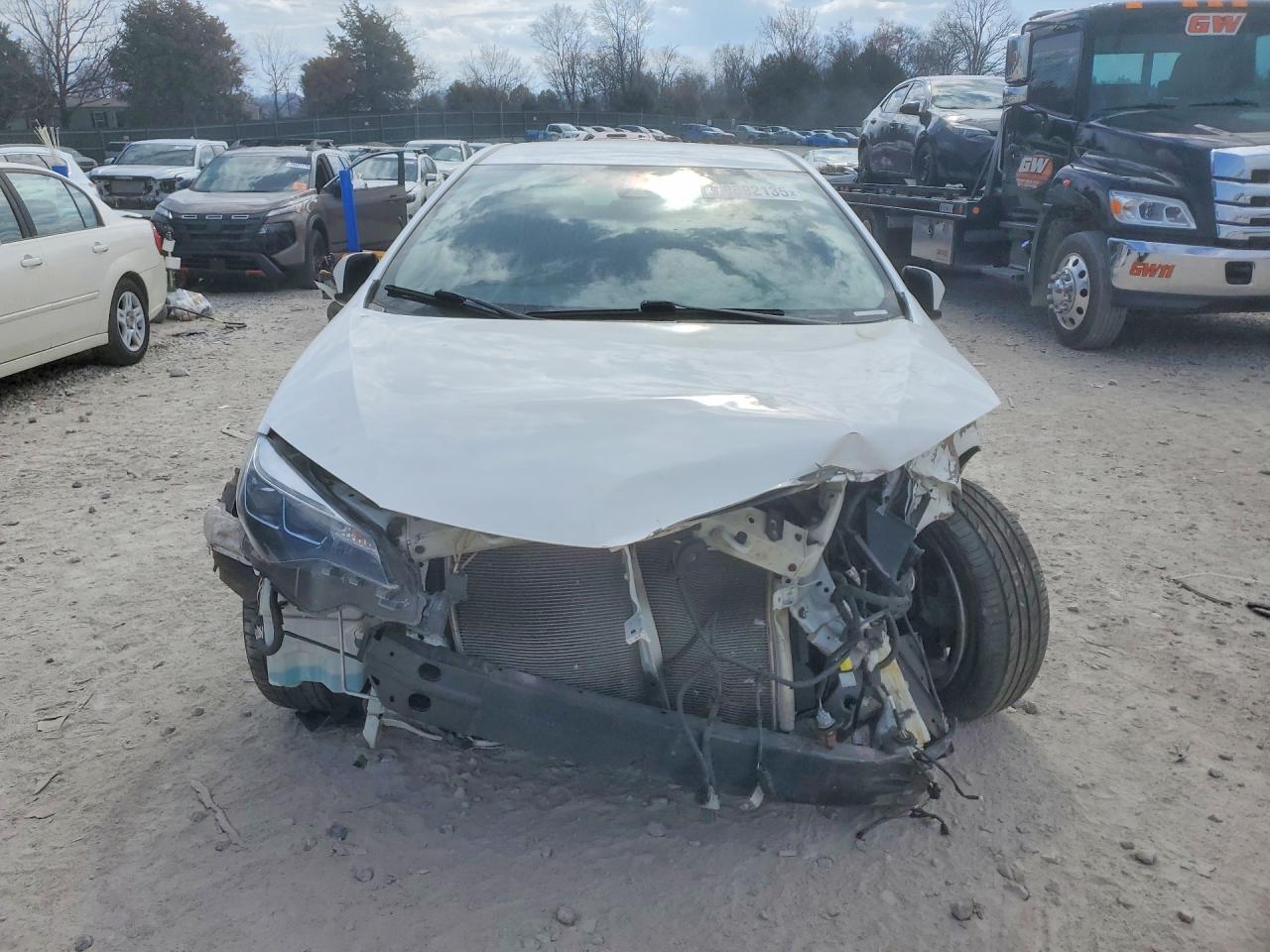 2017 TOYOTA COROLLA SE photo 9