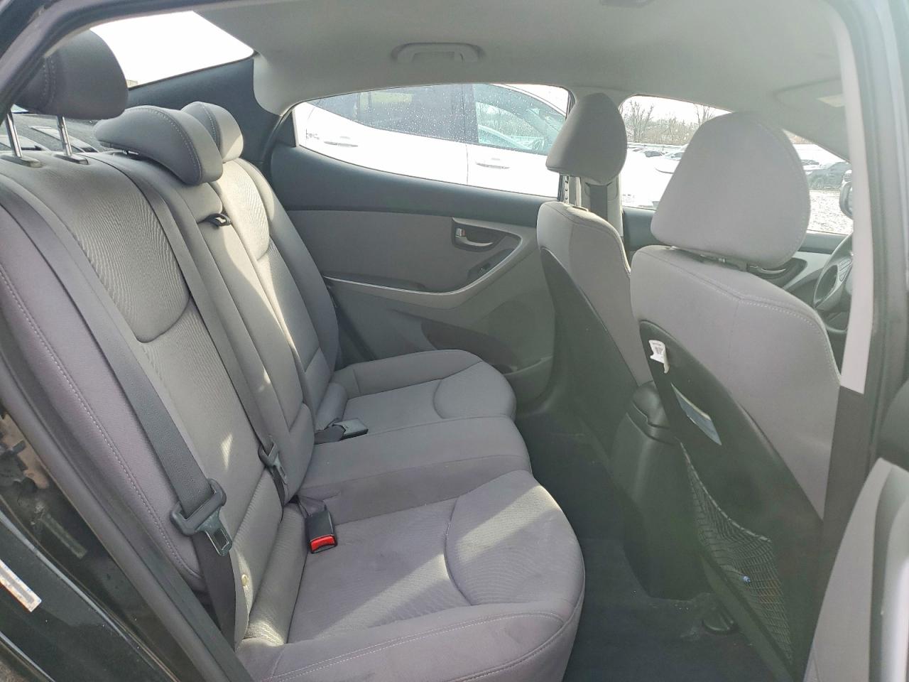 2015 HYUNDAI ELANTRA SE photo 19