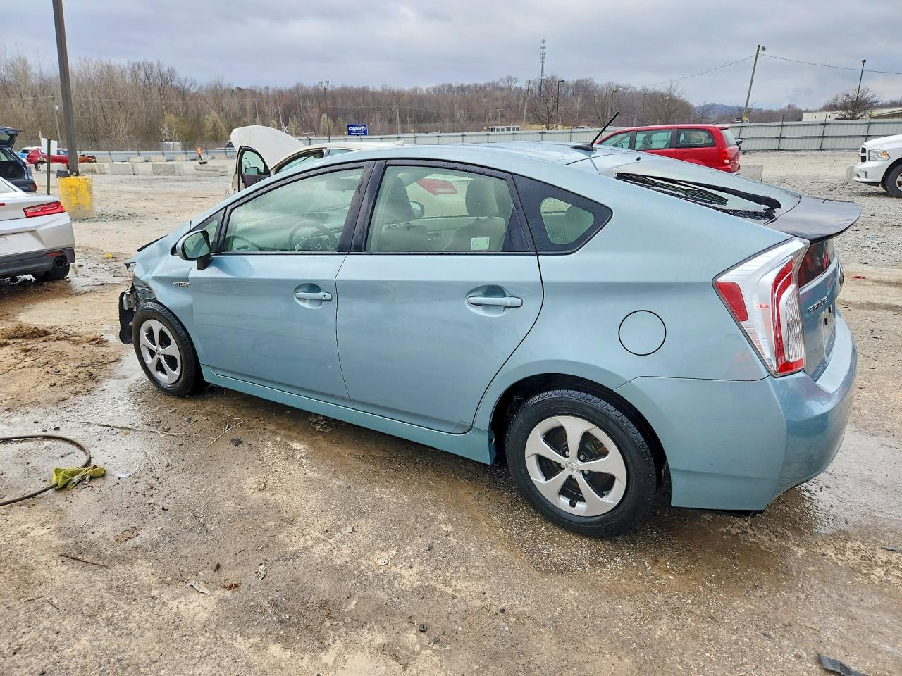 2013 TOYOTA PRIUS THREE photo 2