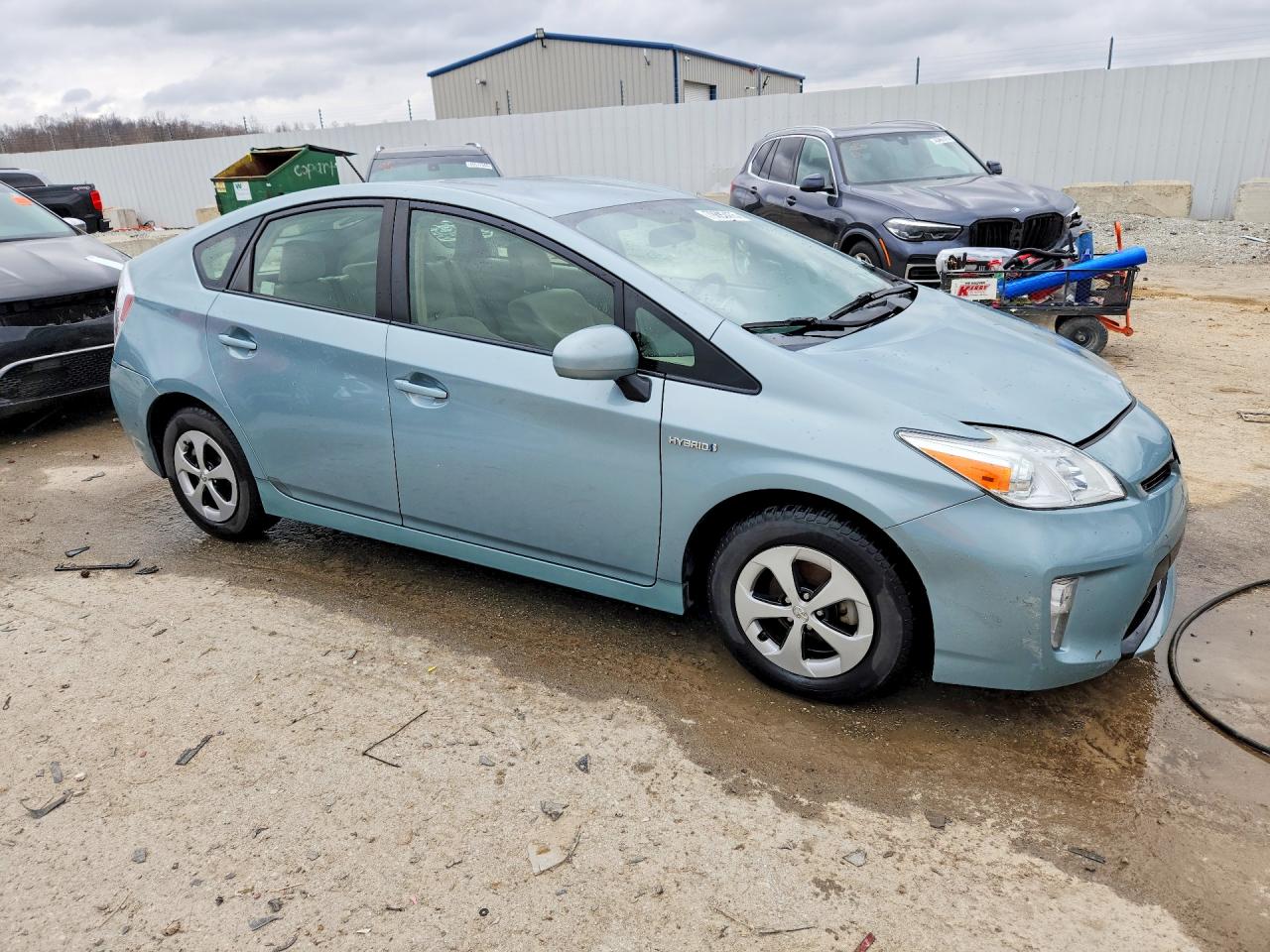 2013 TOYOTA PRIUS THREE photo 4