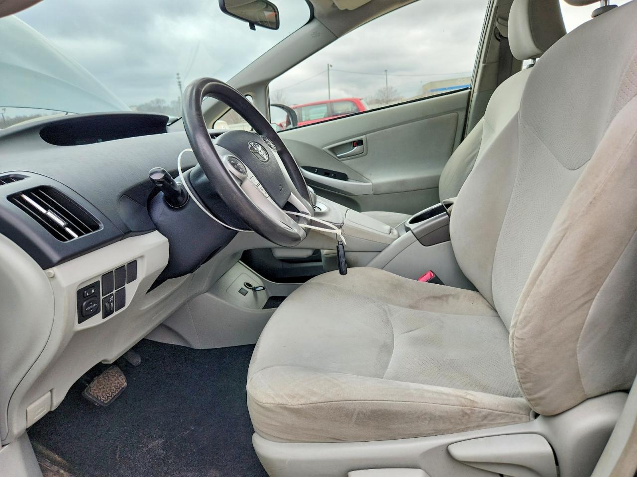 2013 TOYOTA PRIUS THREE photo 7