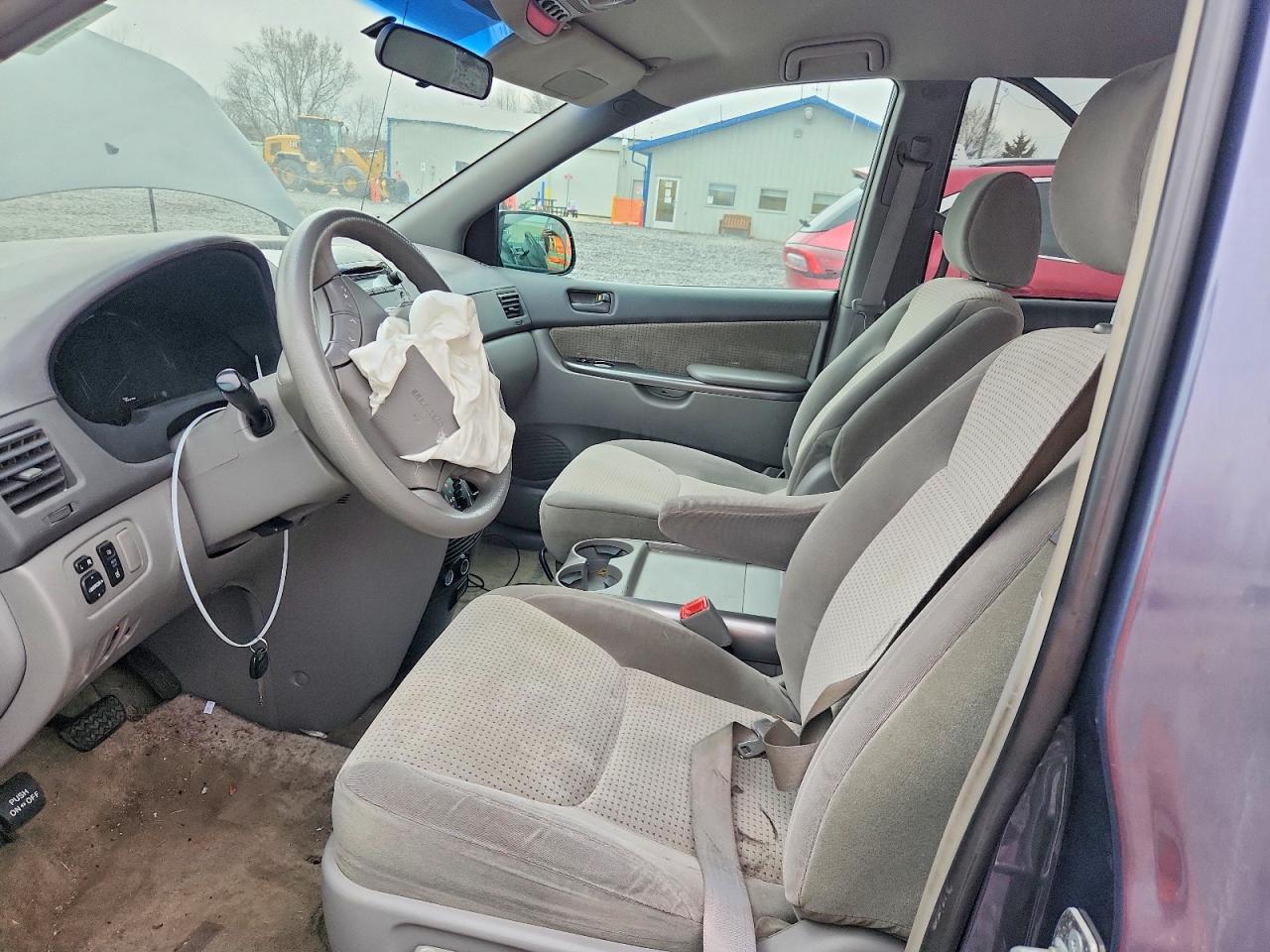 2007 TOYOTA SIENNA LE 7-PASSENGER photo 13