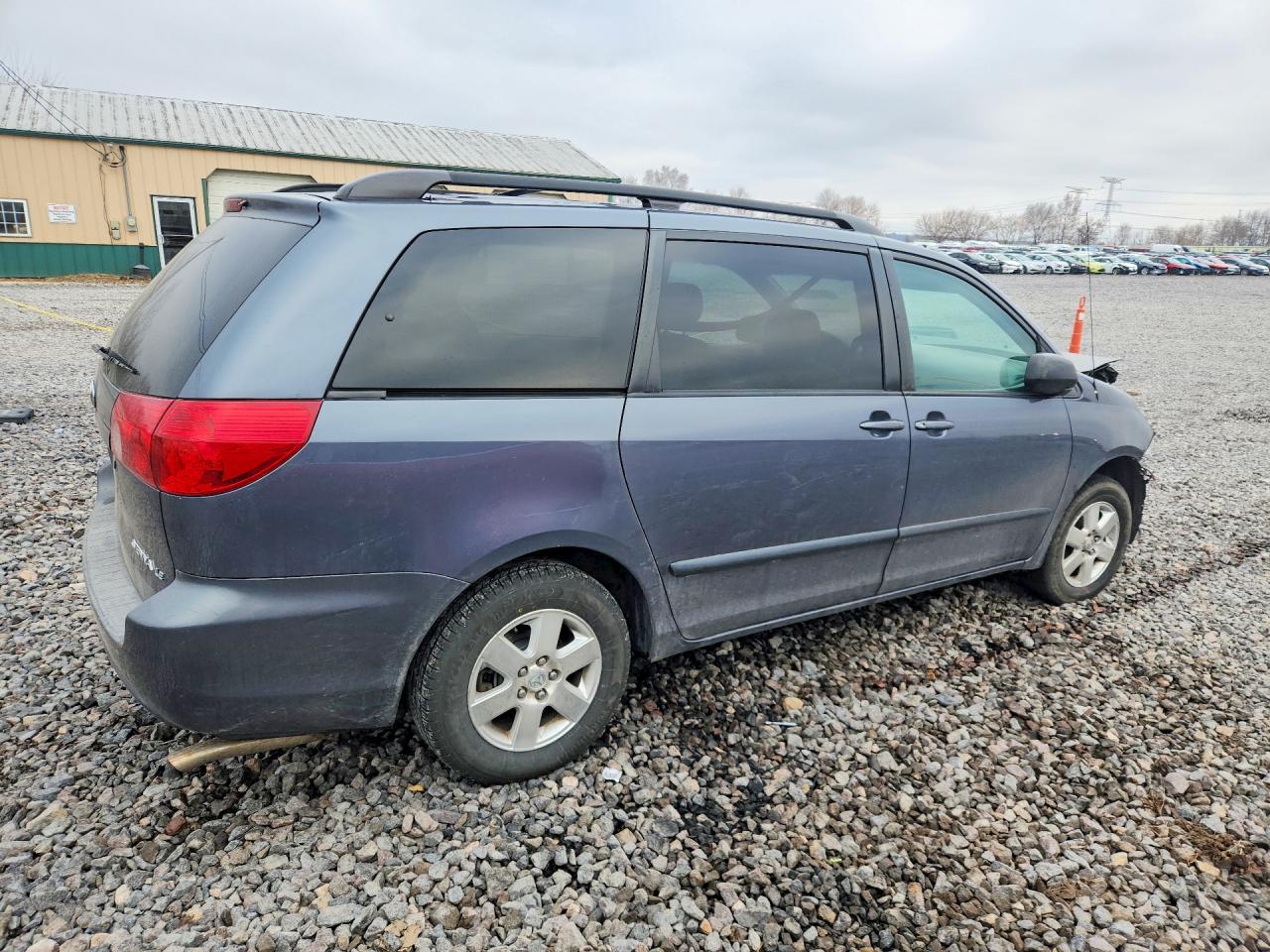 2007 TOYOTA SIENNA LE 7-PASSENGER photo 5
