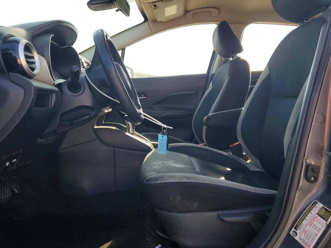2020 NISSAN VERSA SV photo 13