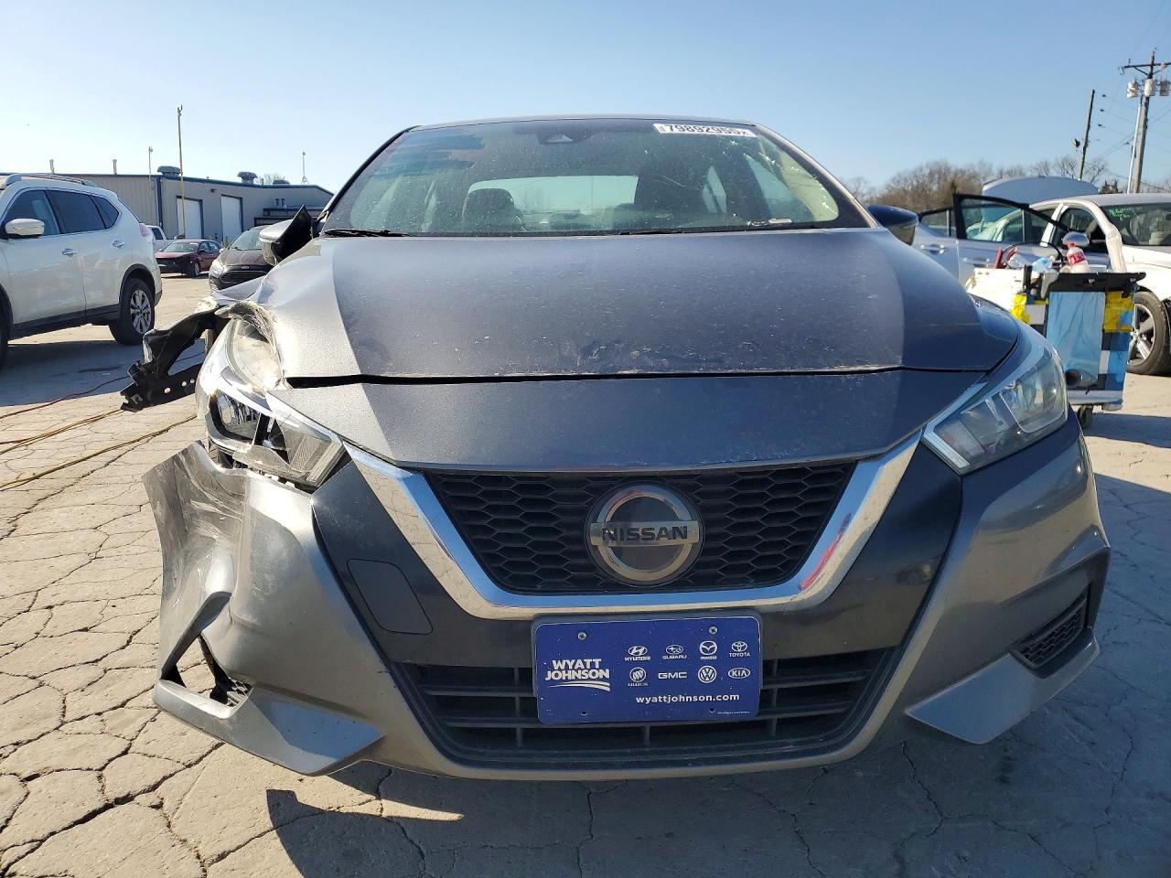2020 NISSAN VERSA SV photo 9