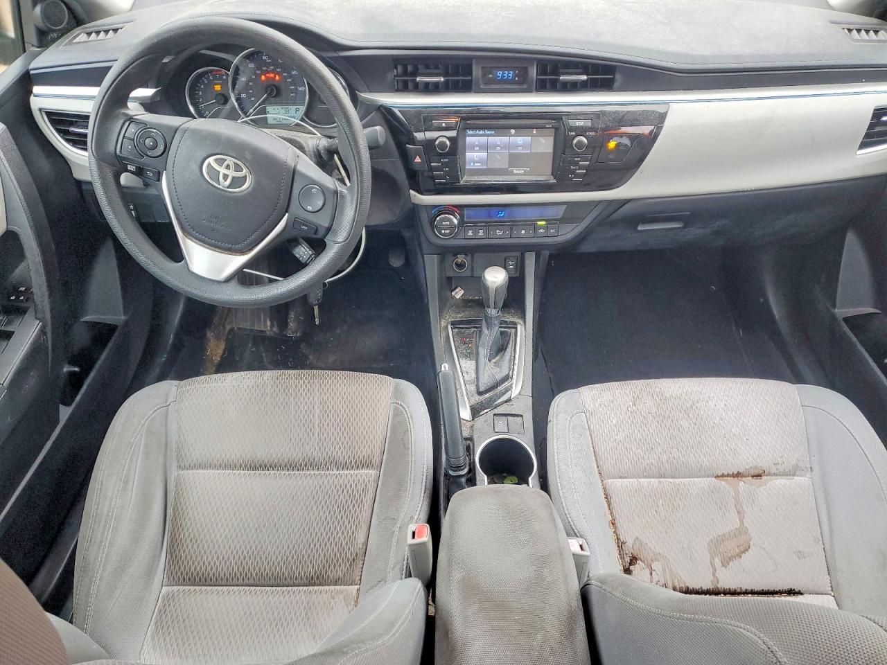 2015 TOYOTA COROLLA LE photo 8
