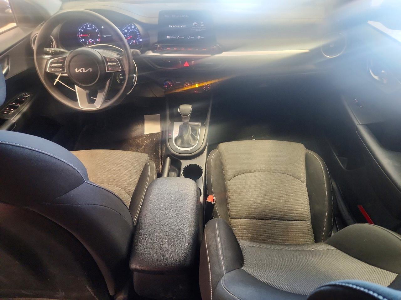 2023 KIA FORTE photo 22