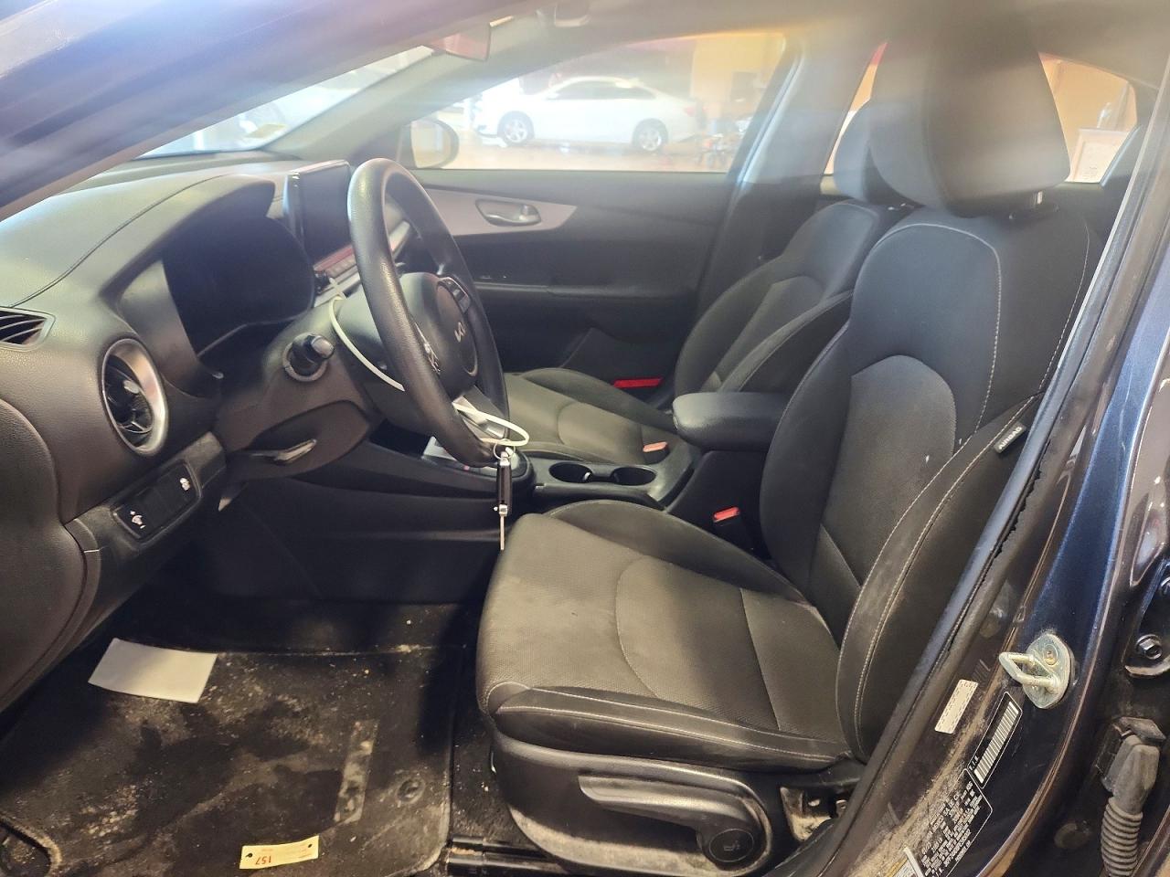 2023 KIA FORTE photo 19