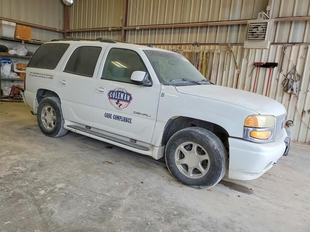 2004 GMC YUKON DENALI photo 4
