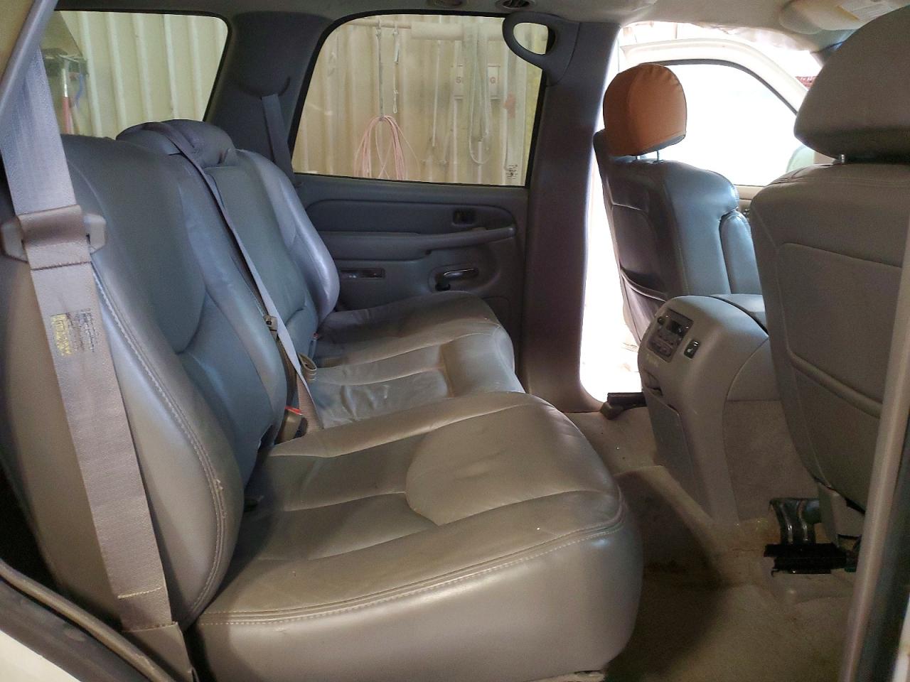 2004 GMC YUKON DENALI photo 11