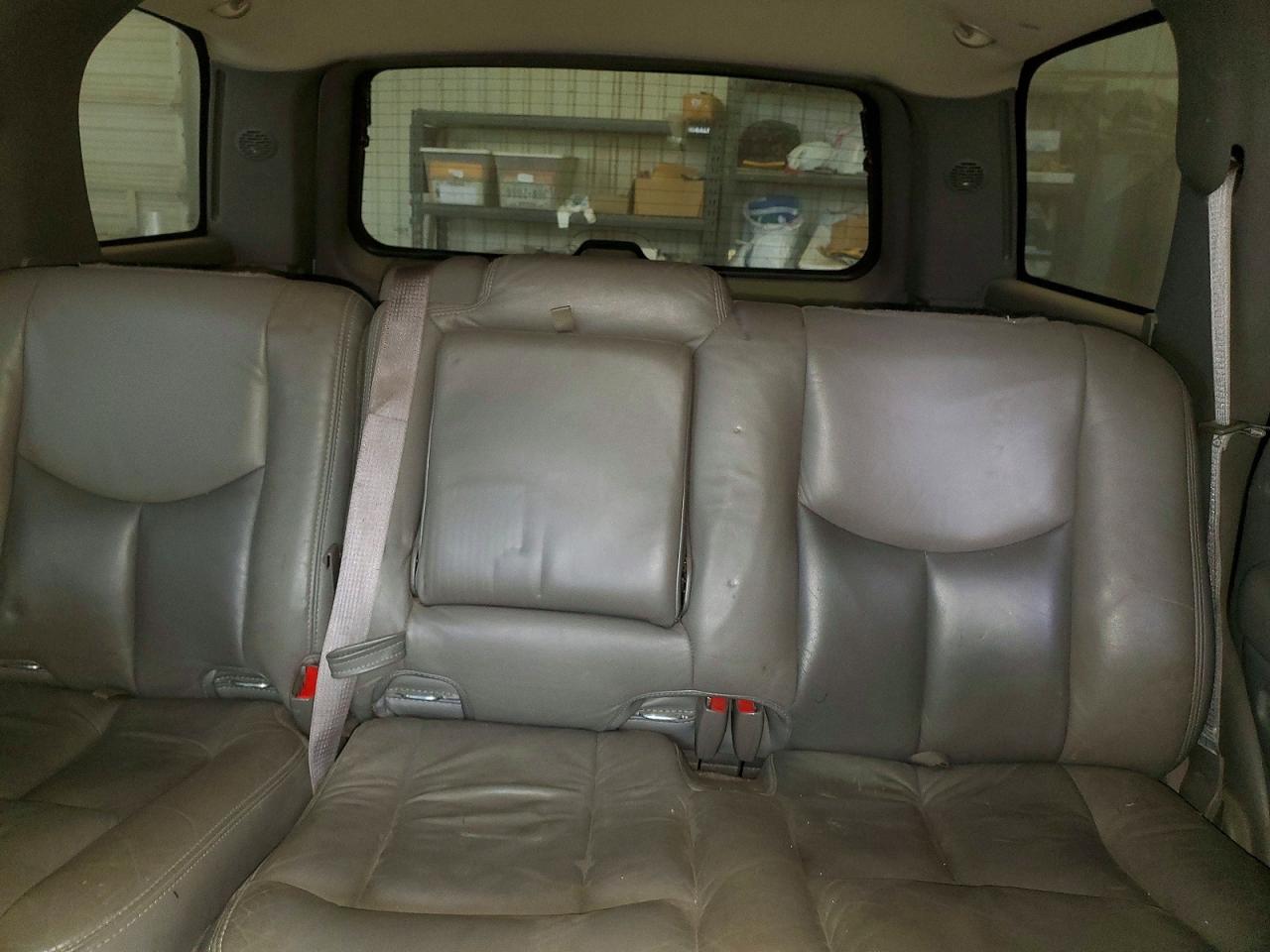 2004 GMC YUKON DENALI photo 10