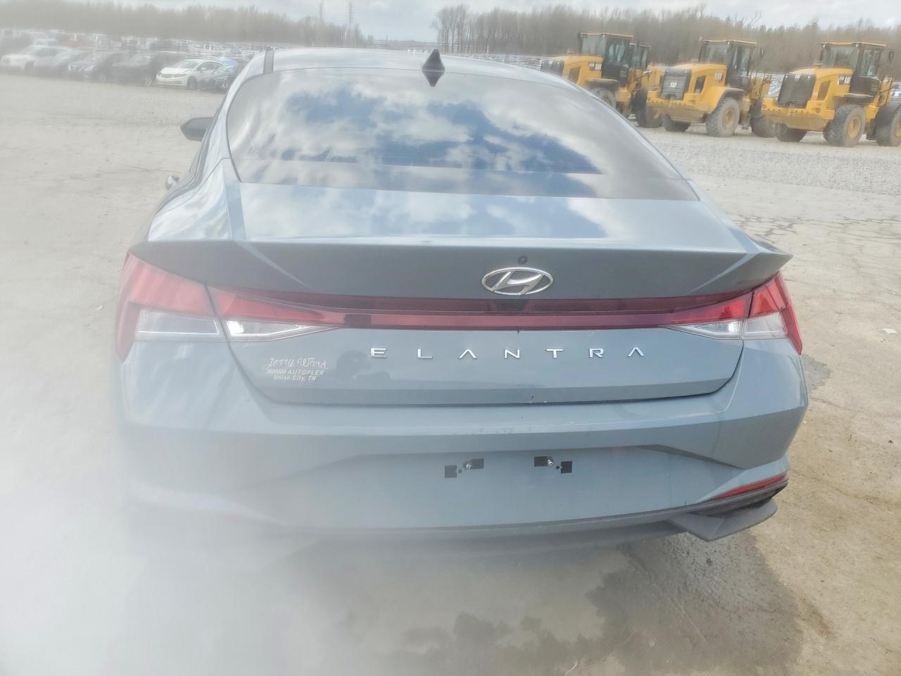 2022 HYUNDAI ELANTRA SEL photo 11