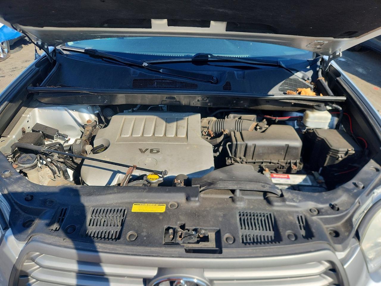 2010 TOYOTA HIGHLANDER BASE photo 21