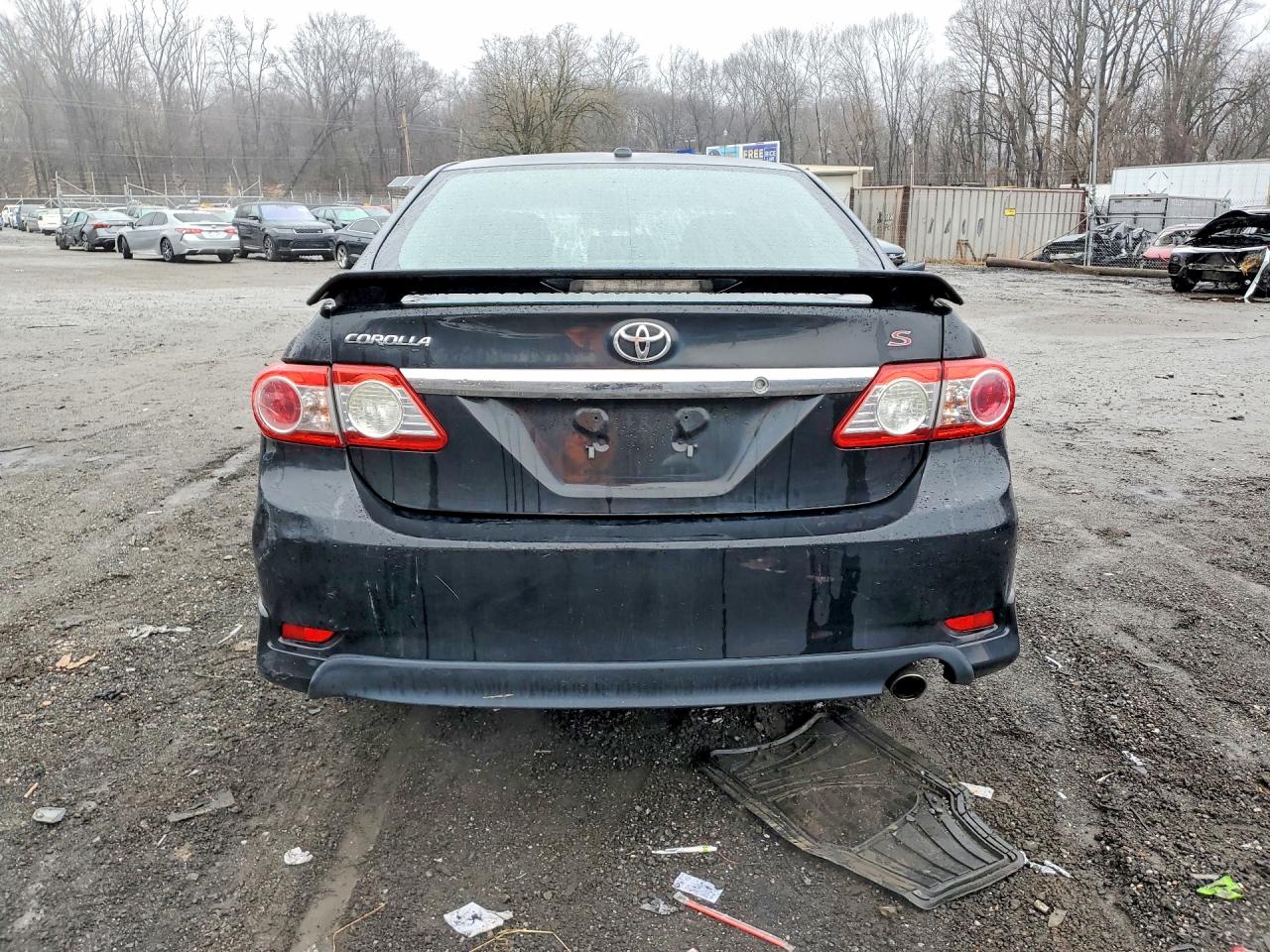 2011 TOYOTA COROLLA S photo 16