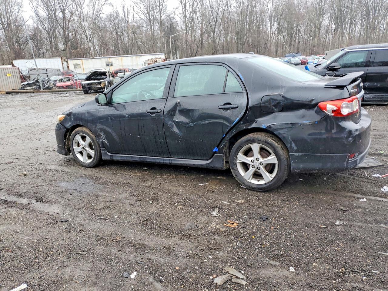 2011 TOYOTA COROLLA S photo 4