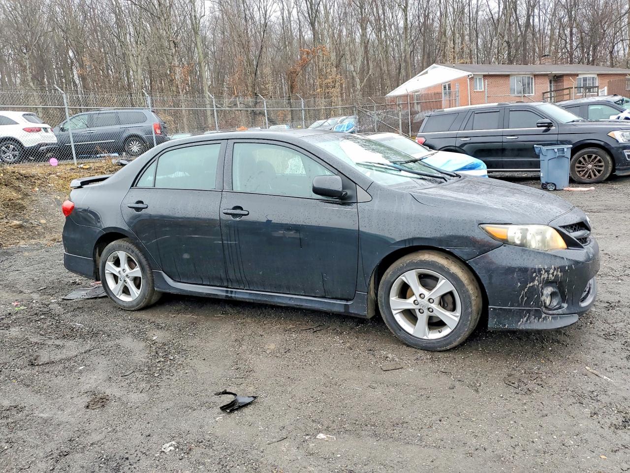2011 TOYOTA COROLLA S photo 10
