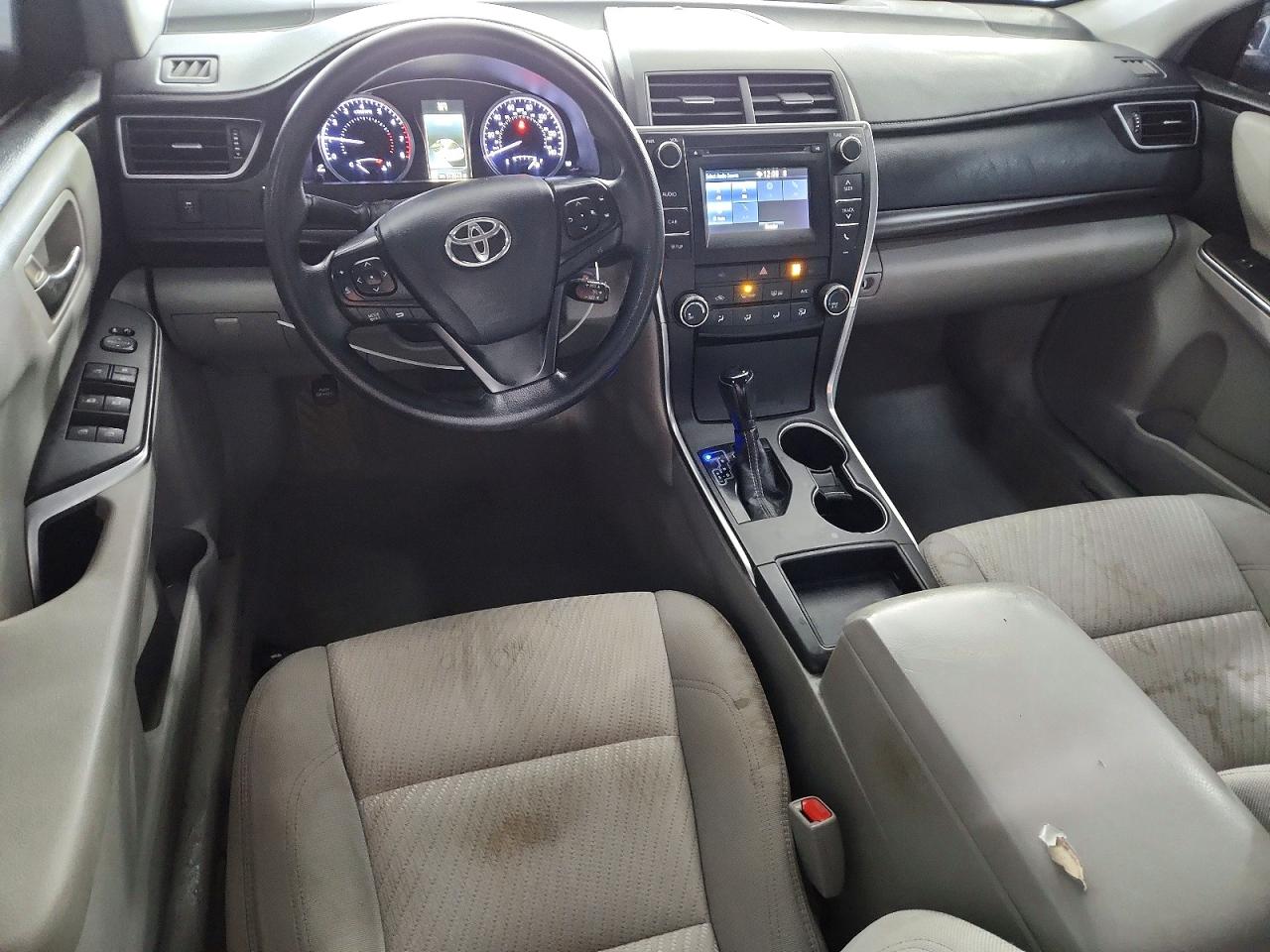 2016 TOYOTA CAMRY LE photo 8