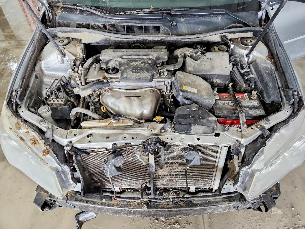 2016 TOYOTA CAMRY LE photo 11
