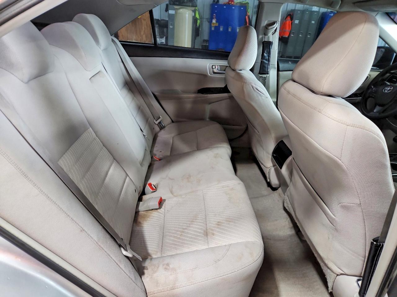 2016 TOYOTA CAMRY LE photo 10