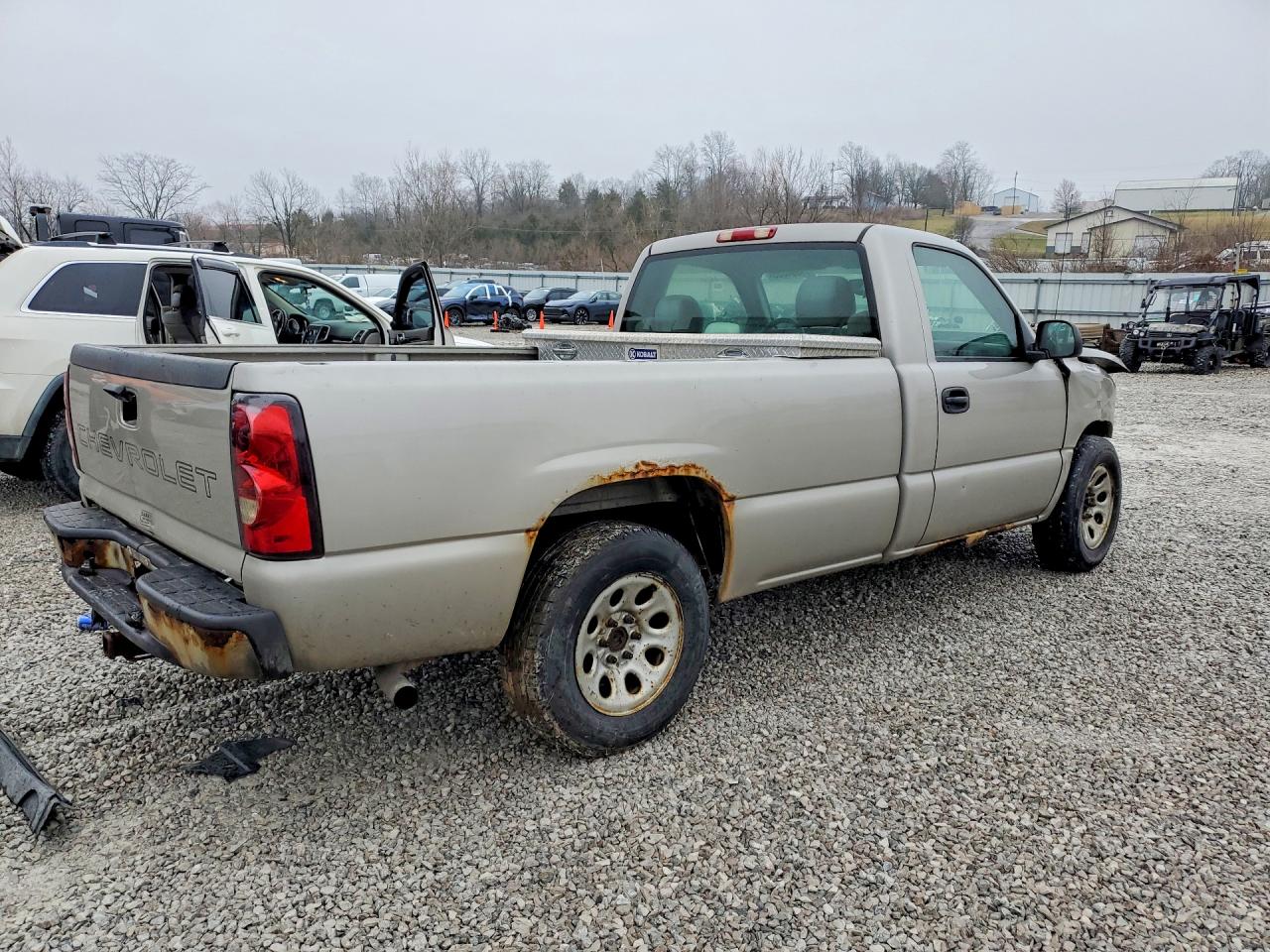 2007 CHEVROLET SILVERADO C1500 CLASSIC photo 5