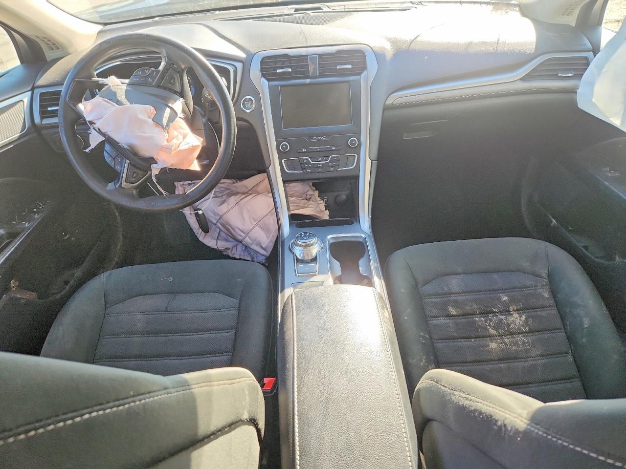 2019 FORD FUSION SE photo 8