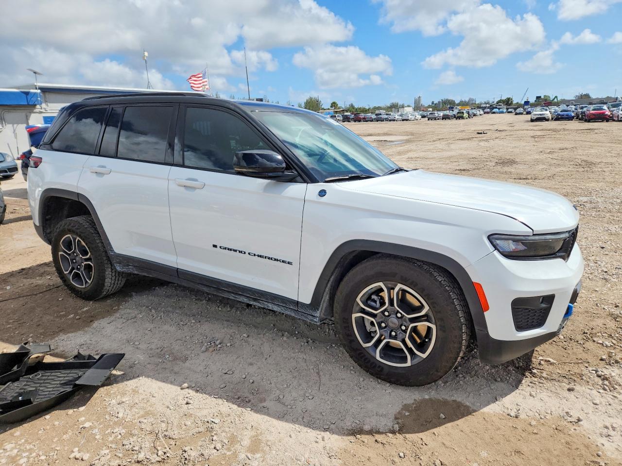 2022 JEEP GRAND CHEROKEE TRAILHAWK 4XE photo 10