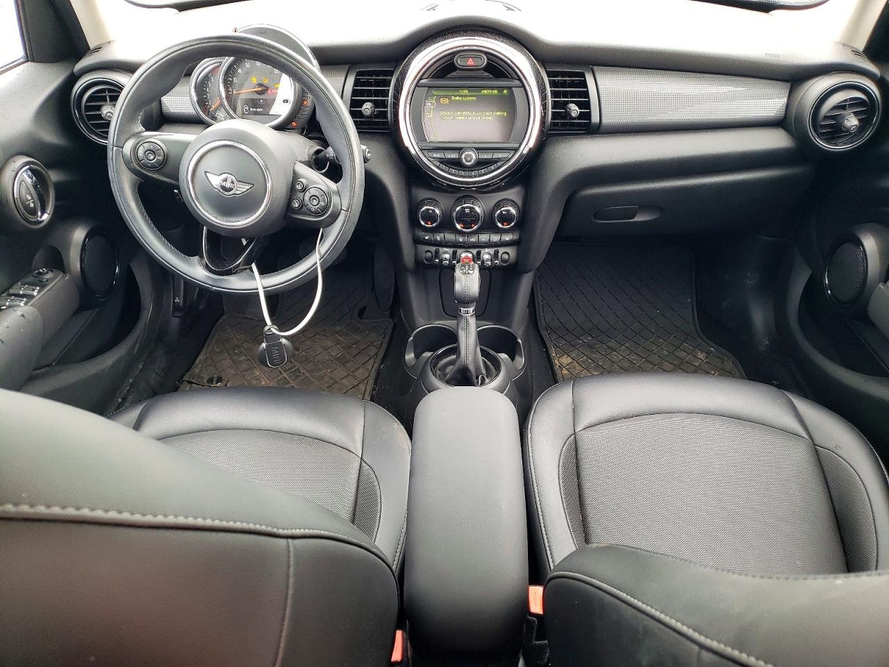 2017 MINI COOPER photo 8