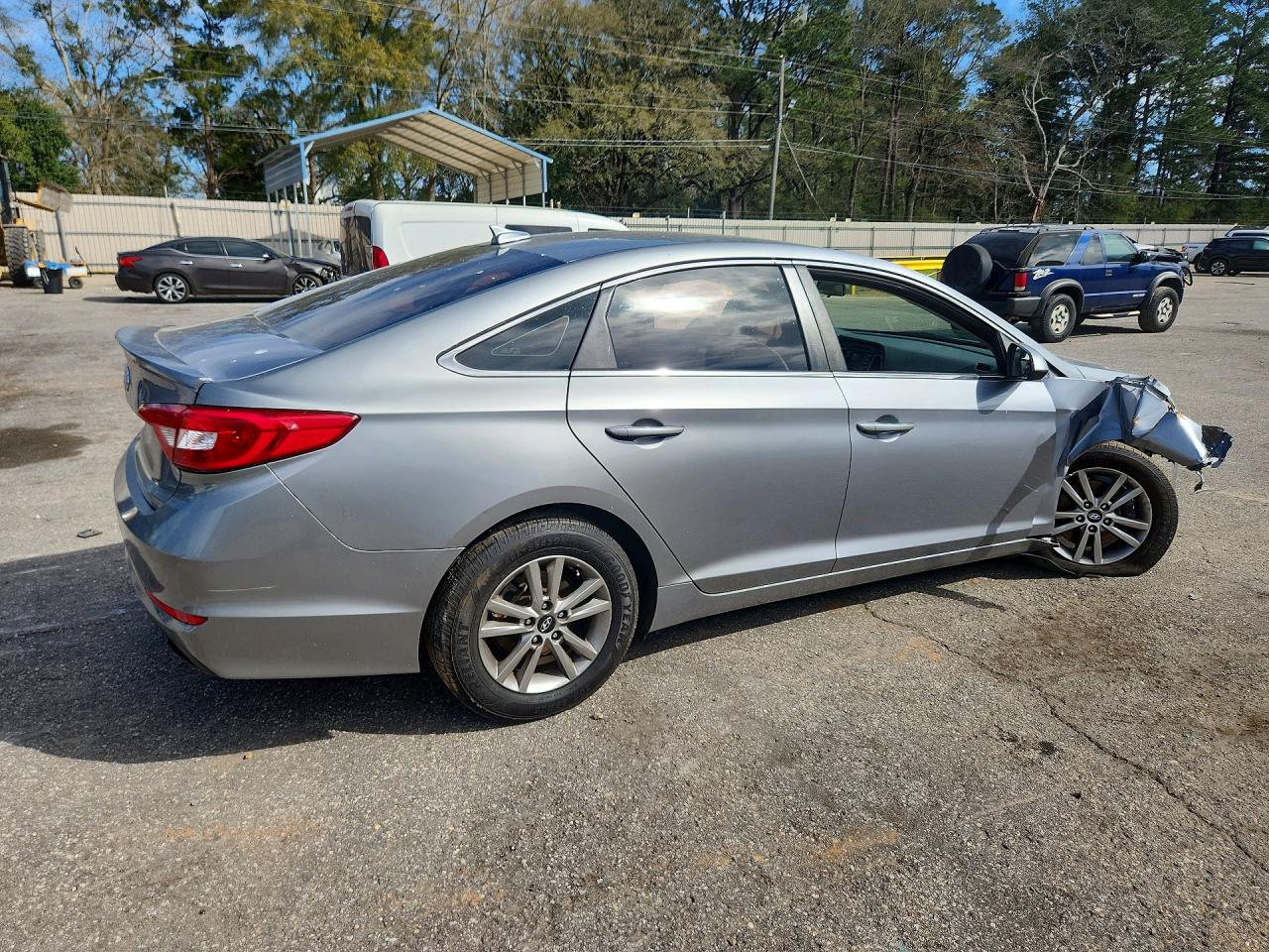 2017 HYUNDAI SONATA BASE photo 5