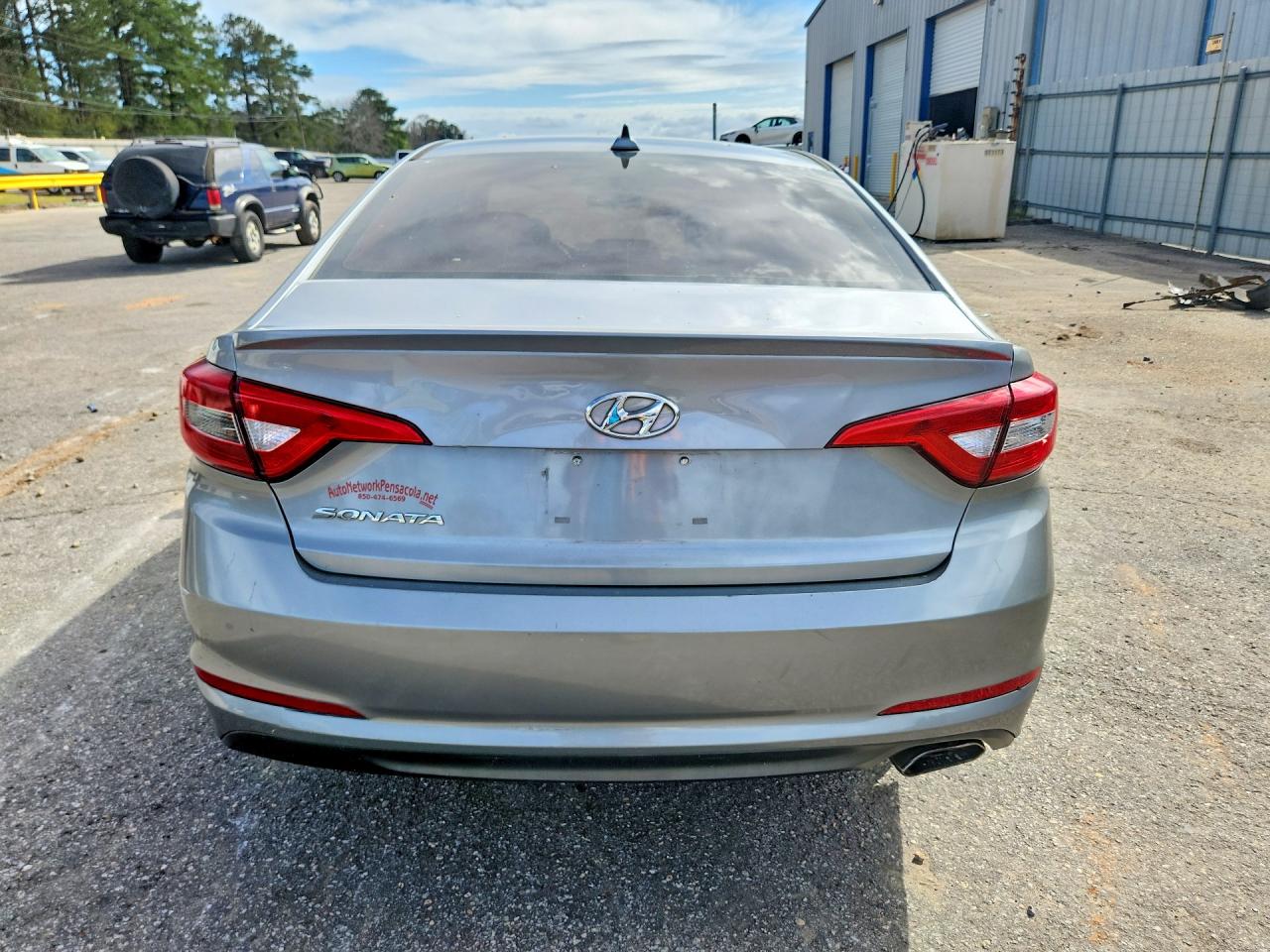 2017 HYUNDAI SONATA BASE photo 11