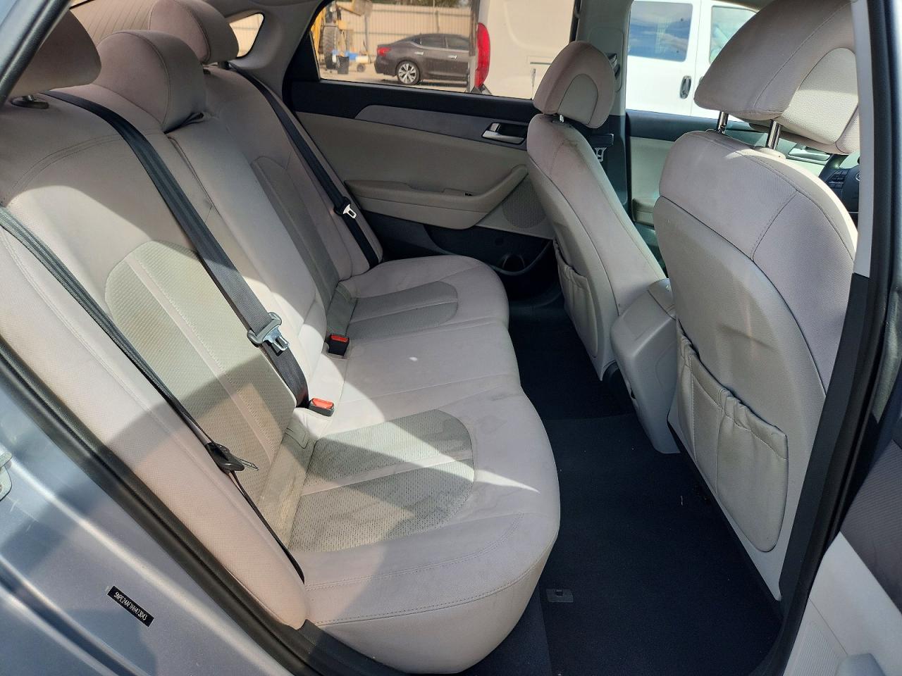 2017 HYUNDAI SONATA BASE photo 19
