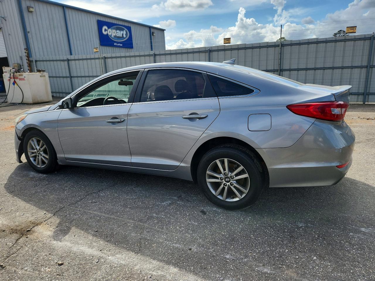 2017 HYUNDAI SONATA BASE photo 3