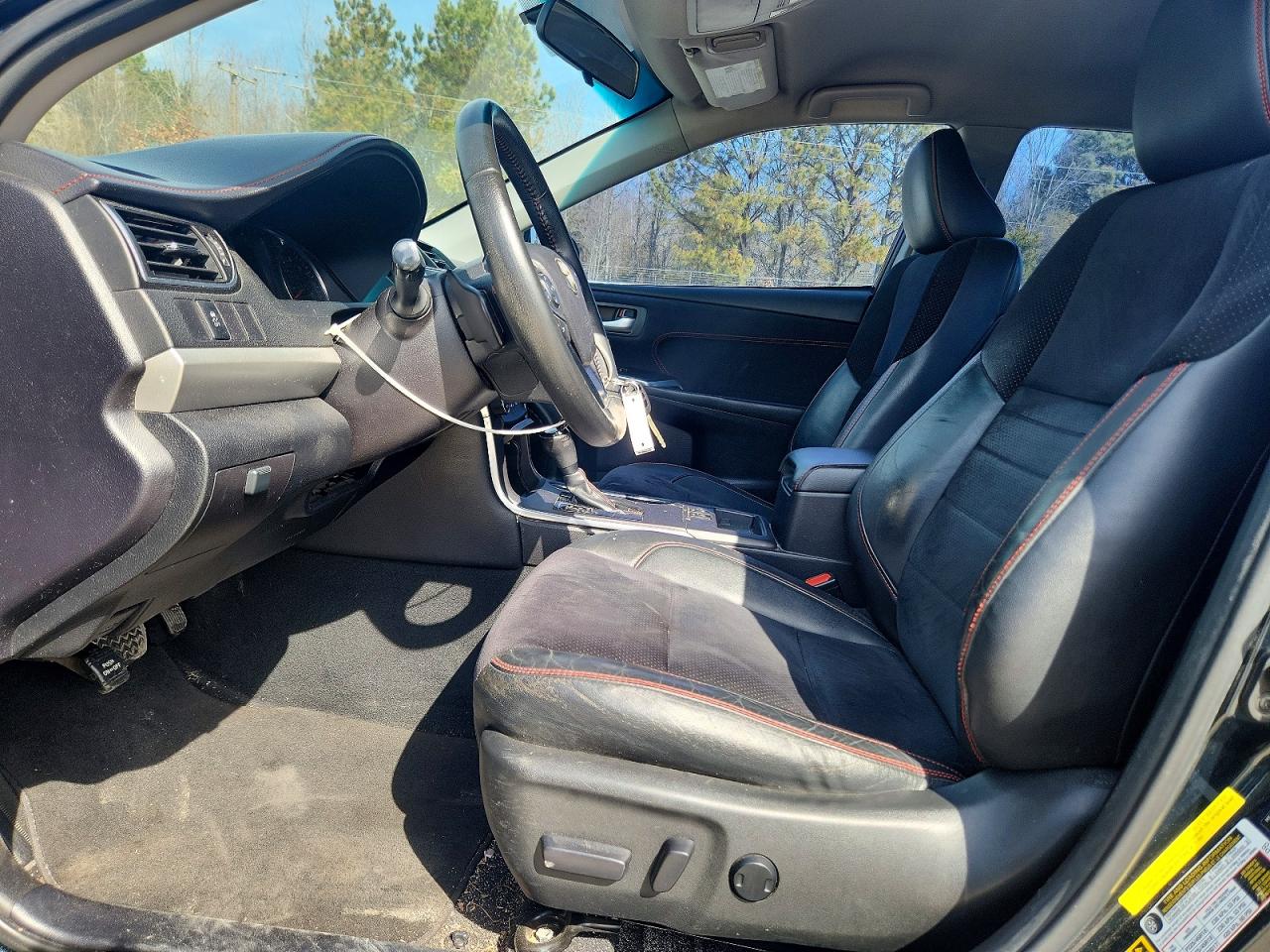 2015 TOYOTA CAMRY XSE photo 19
