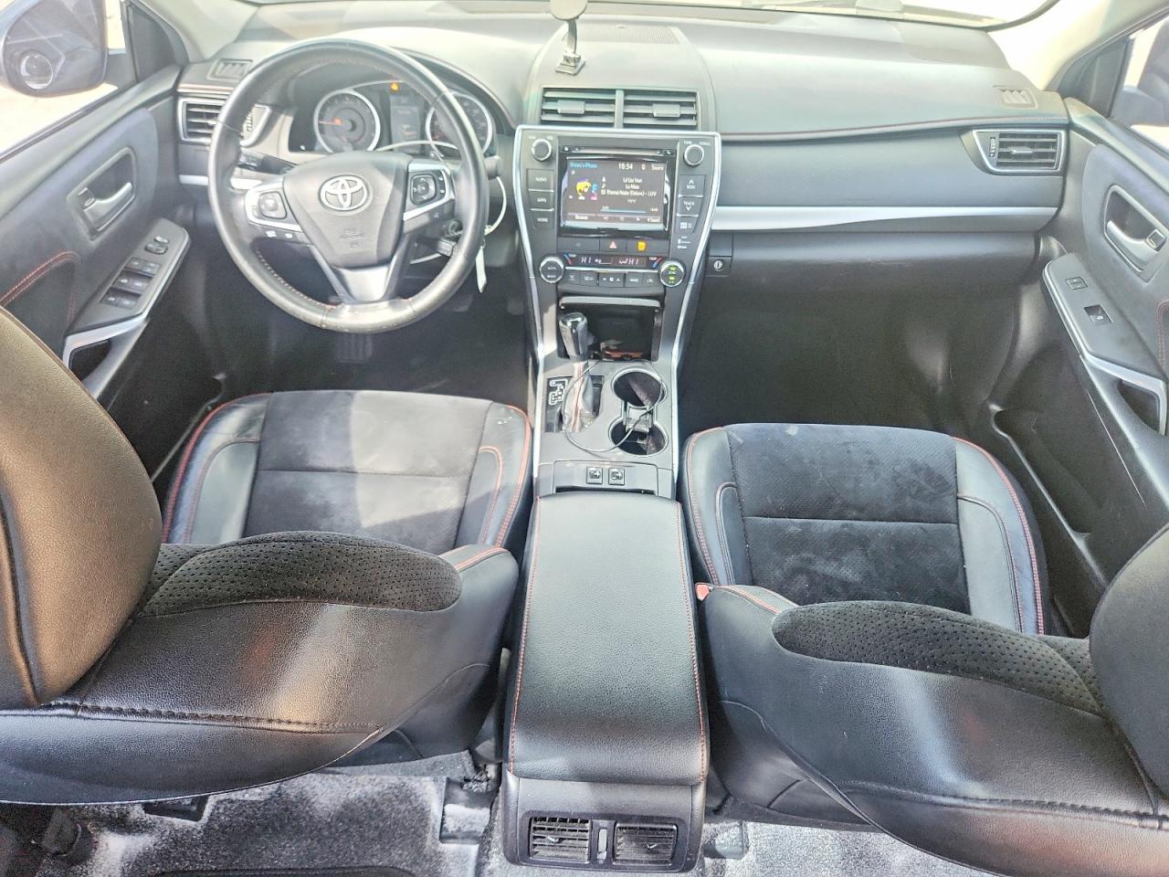 2015 TOYOTA CAMRY XSE photo 22