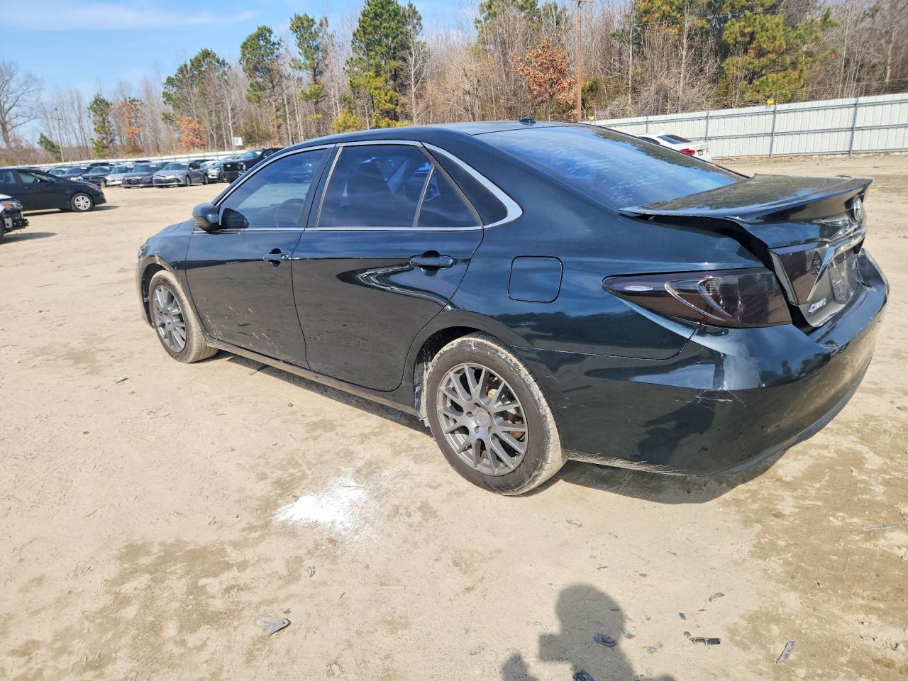 2015 TOYOTA CAMRY XSE photo 4