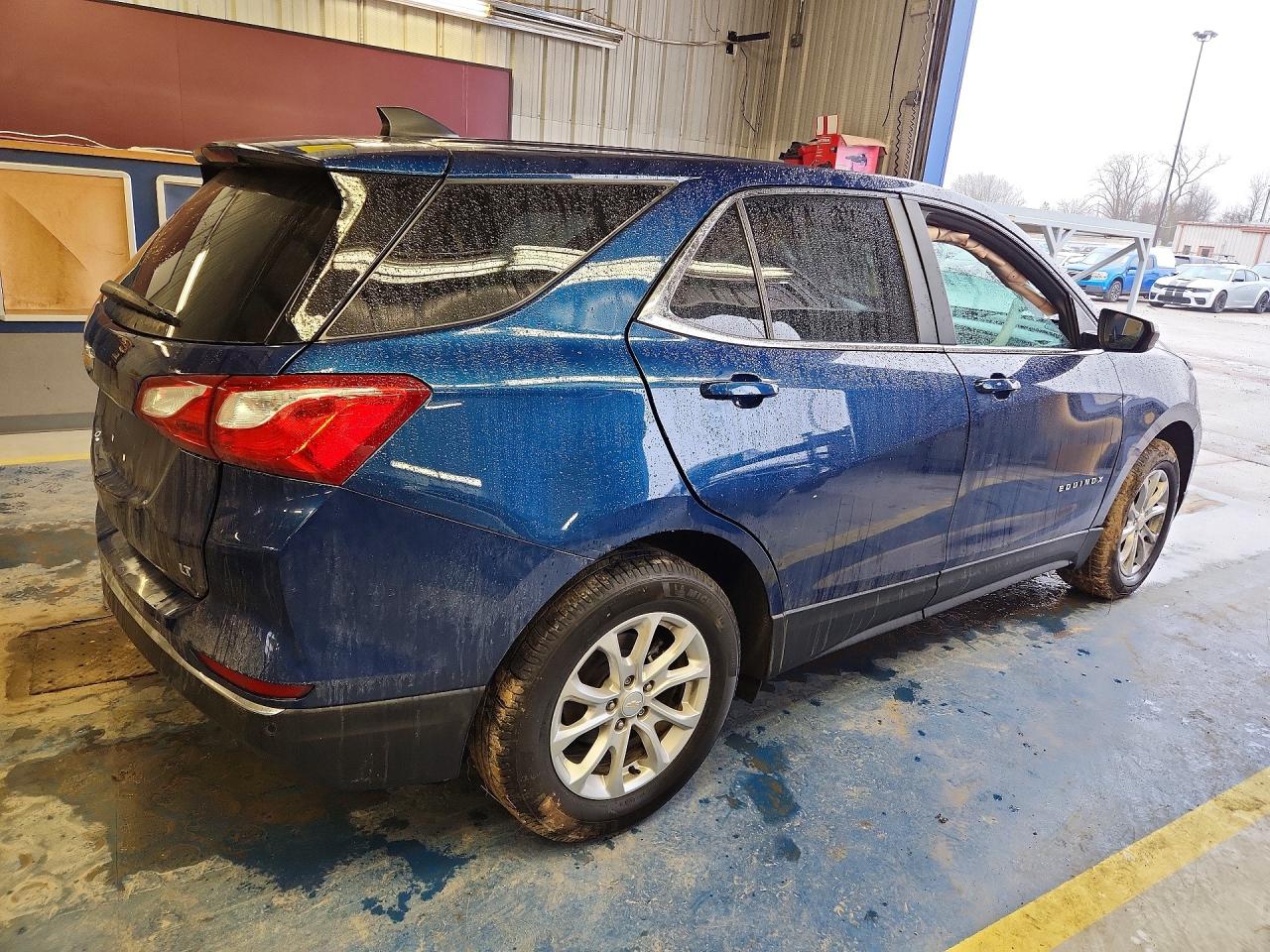 2021 CHEVROLET EQUINOX LT photo 3