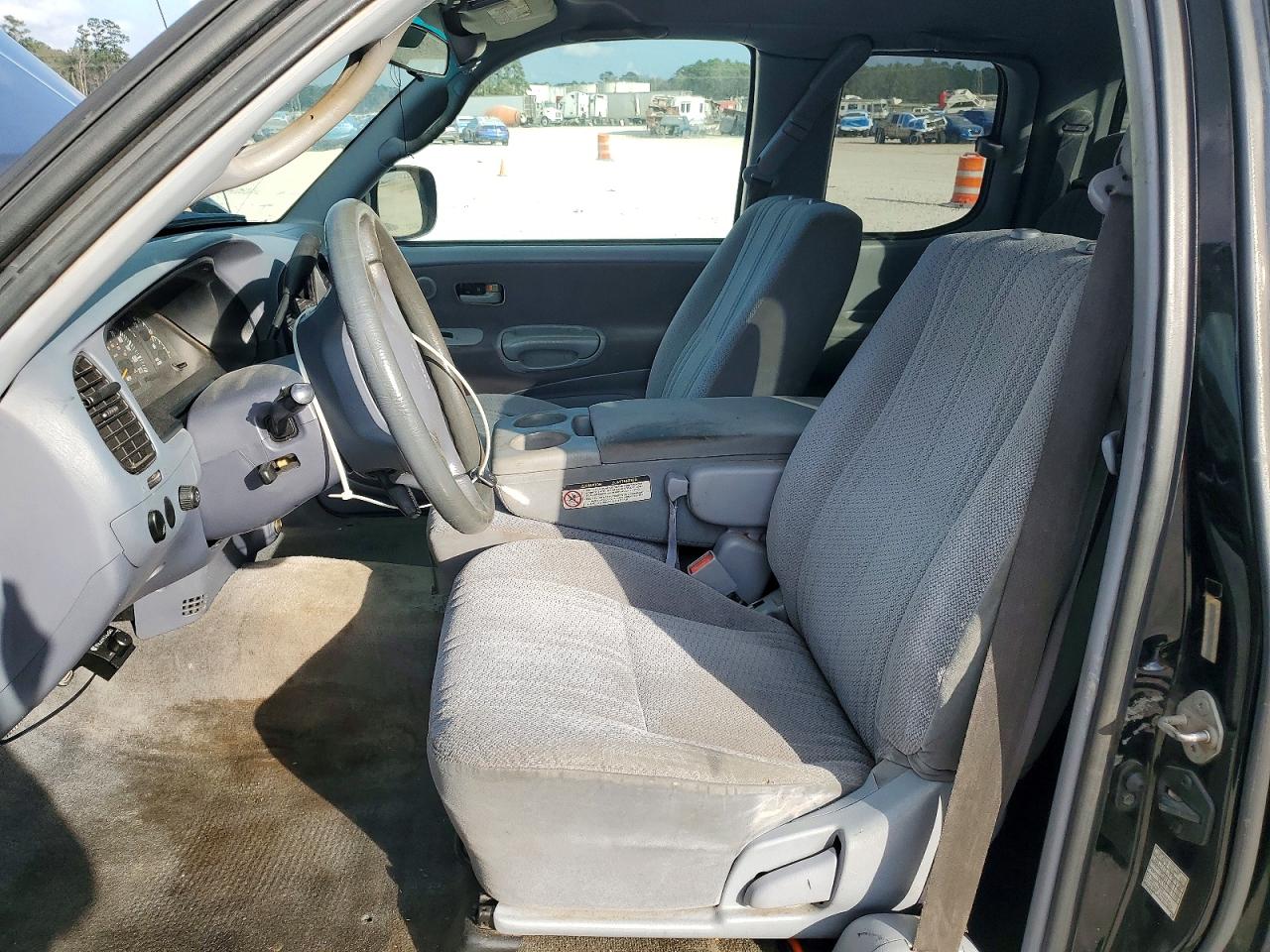 2002 TOYOTA TUNDRA SR5 V8 photo 13