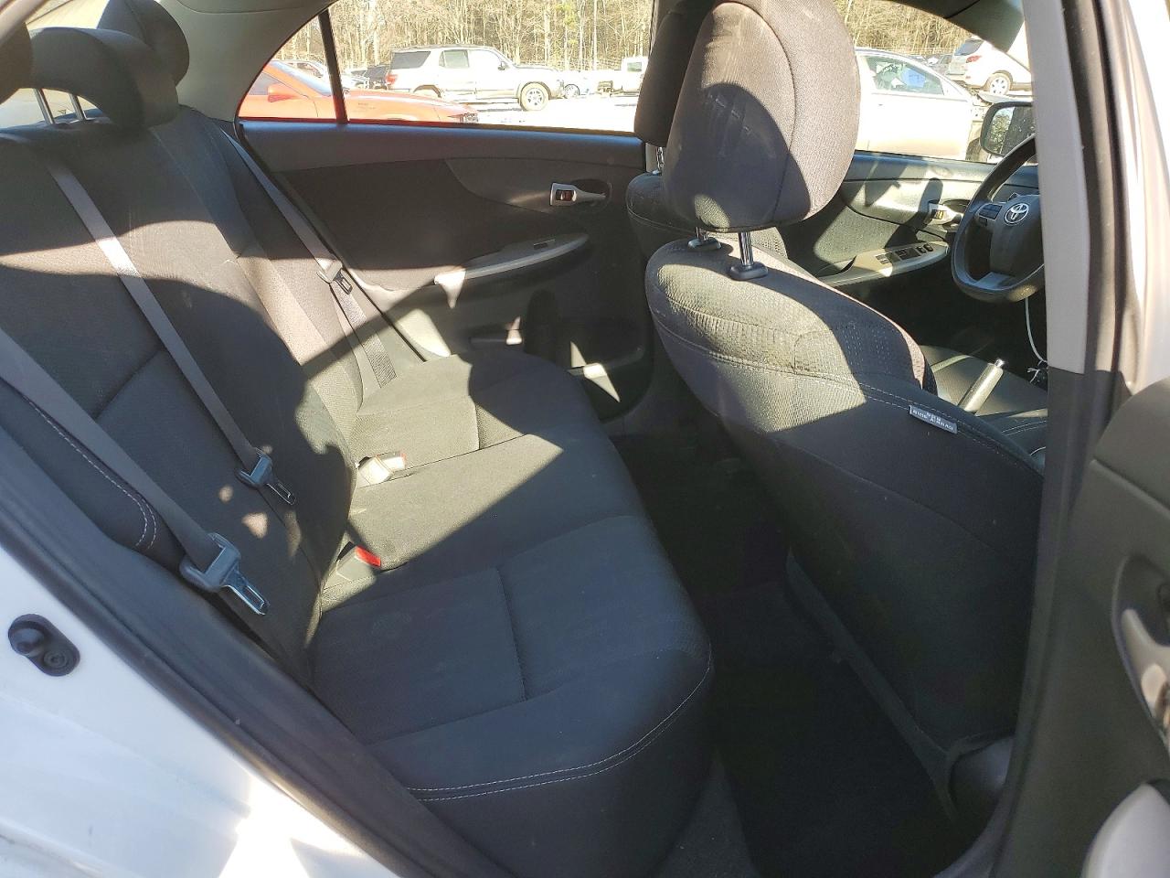 2013 TOYOTA COROLLA S photo 19