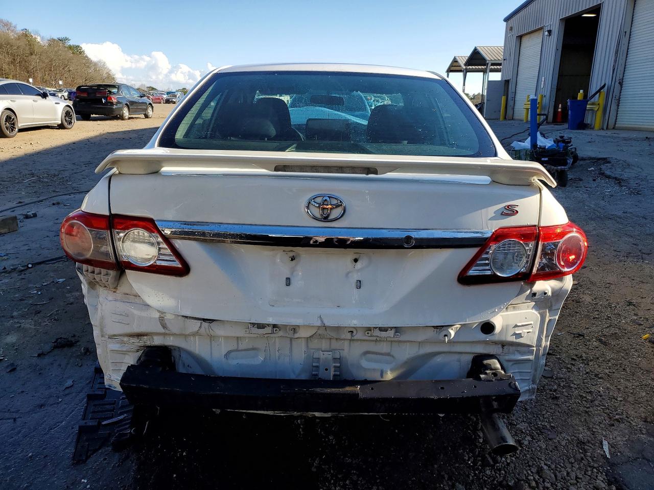 2013 TOYOTA COROLLA S photo 11