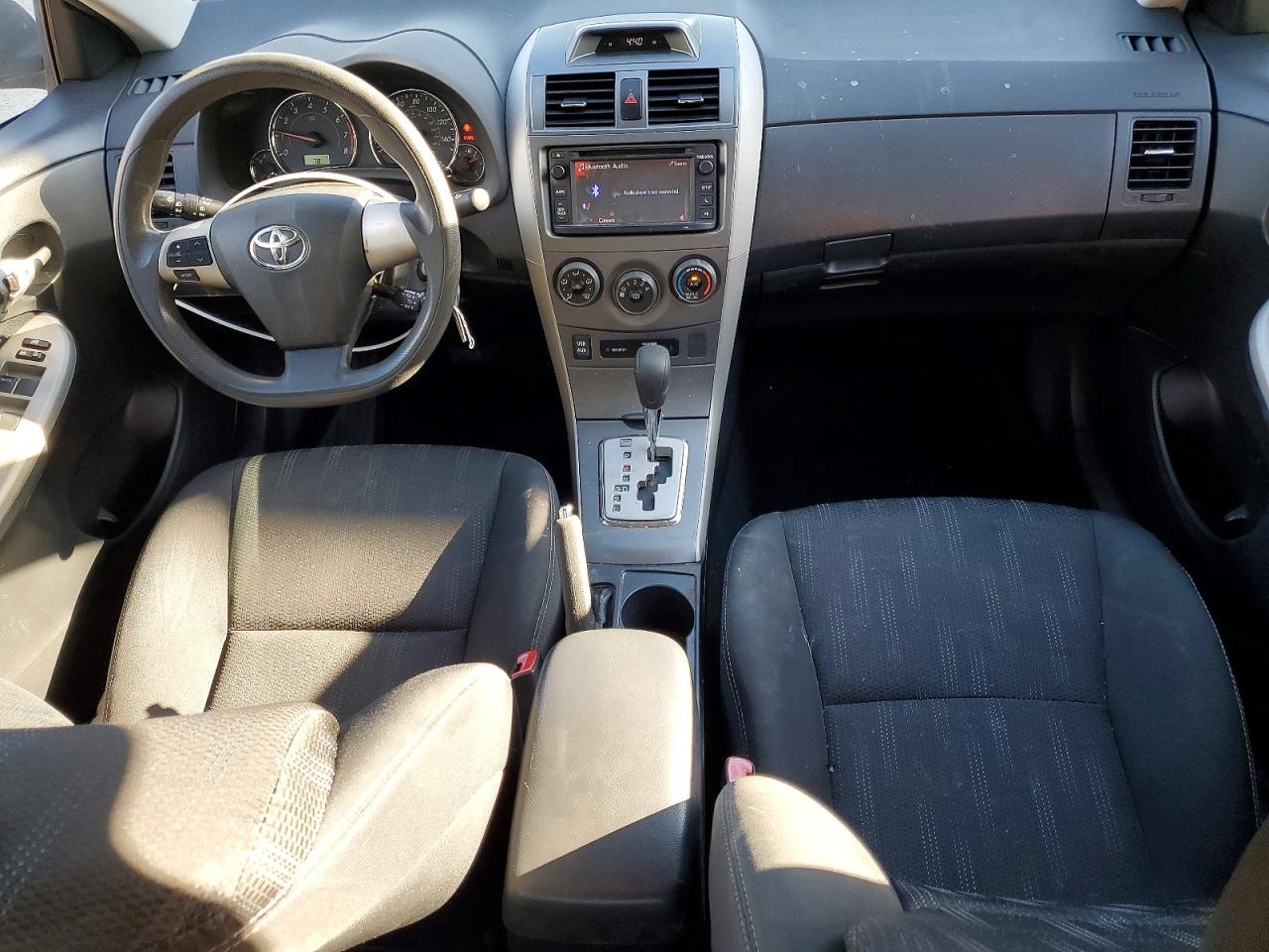 2013 TOYOTA COROLLA S photo 15