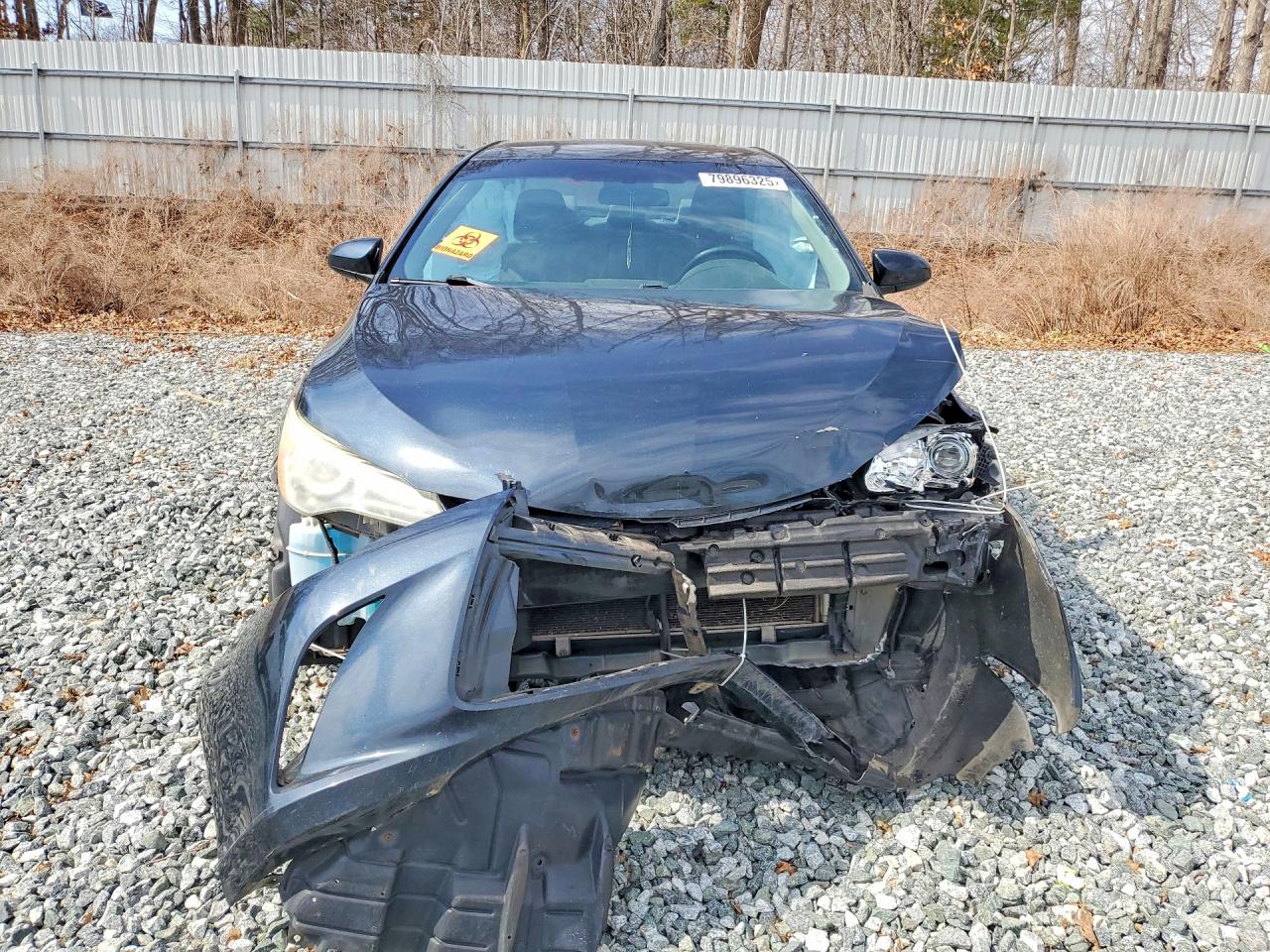 2015 TOYOTA CAMRY LE photo 13