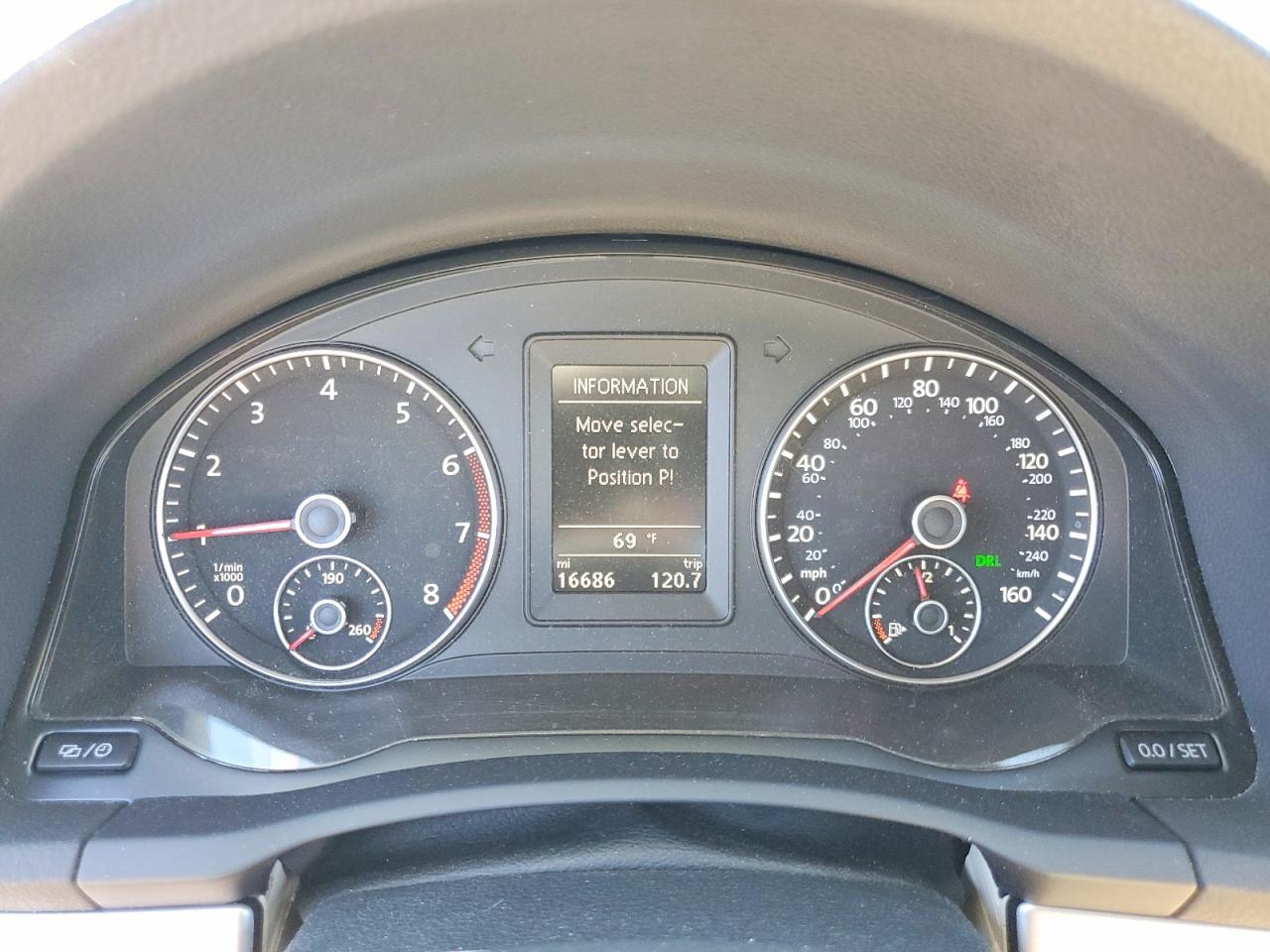 2016 VOLKSWAGEN EOS KOMFORT photo 9