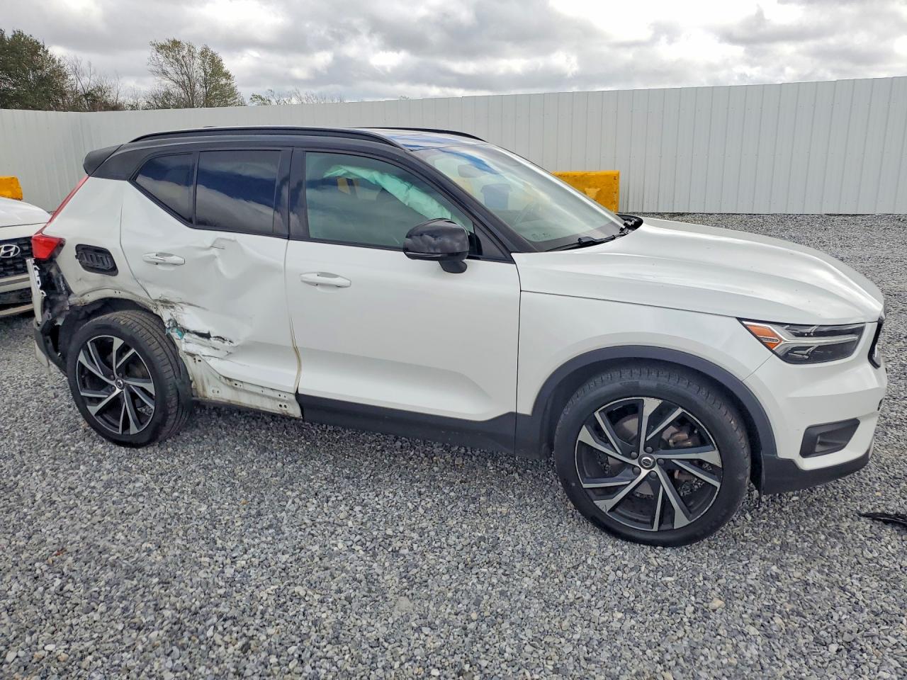 2019 VOLVO XC40 T5 R-DESIGN photo 7