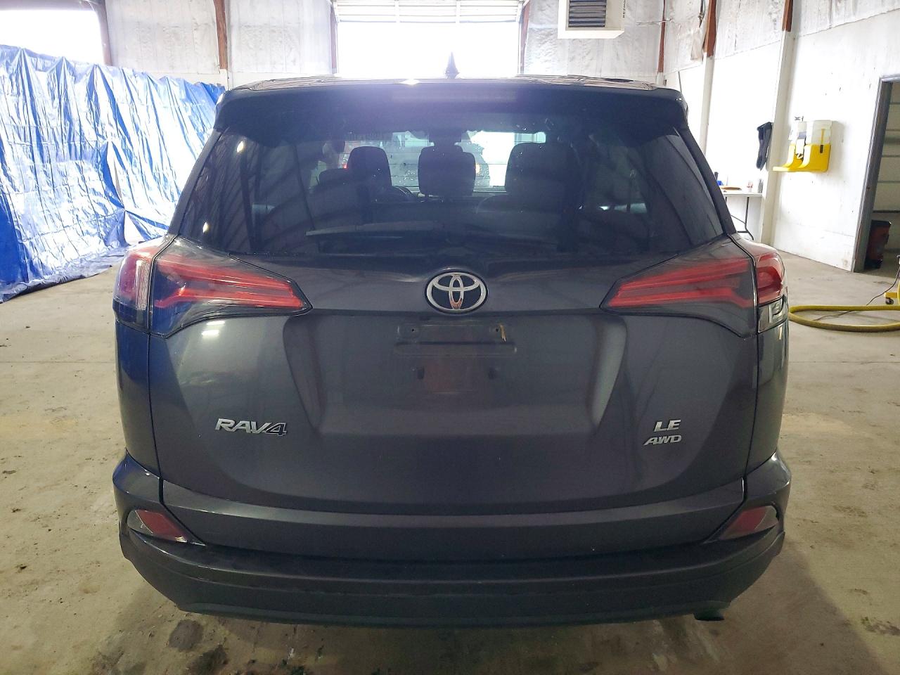 2018 TOYOTA RAV4 LE photo 16