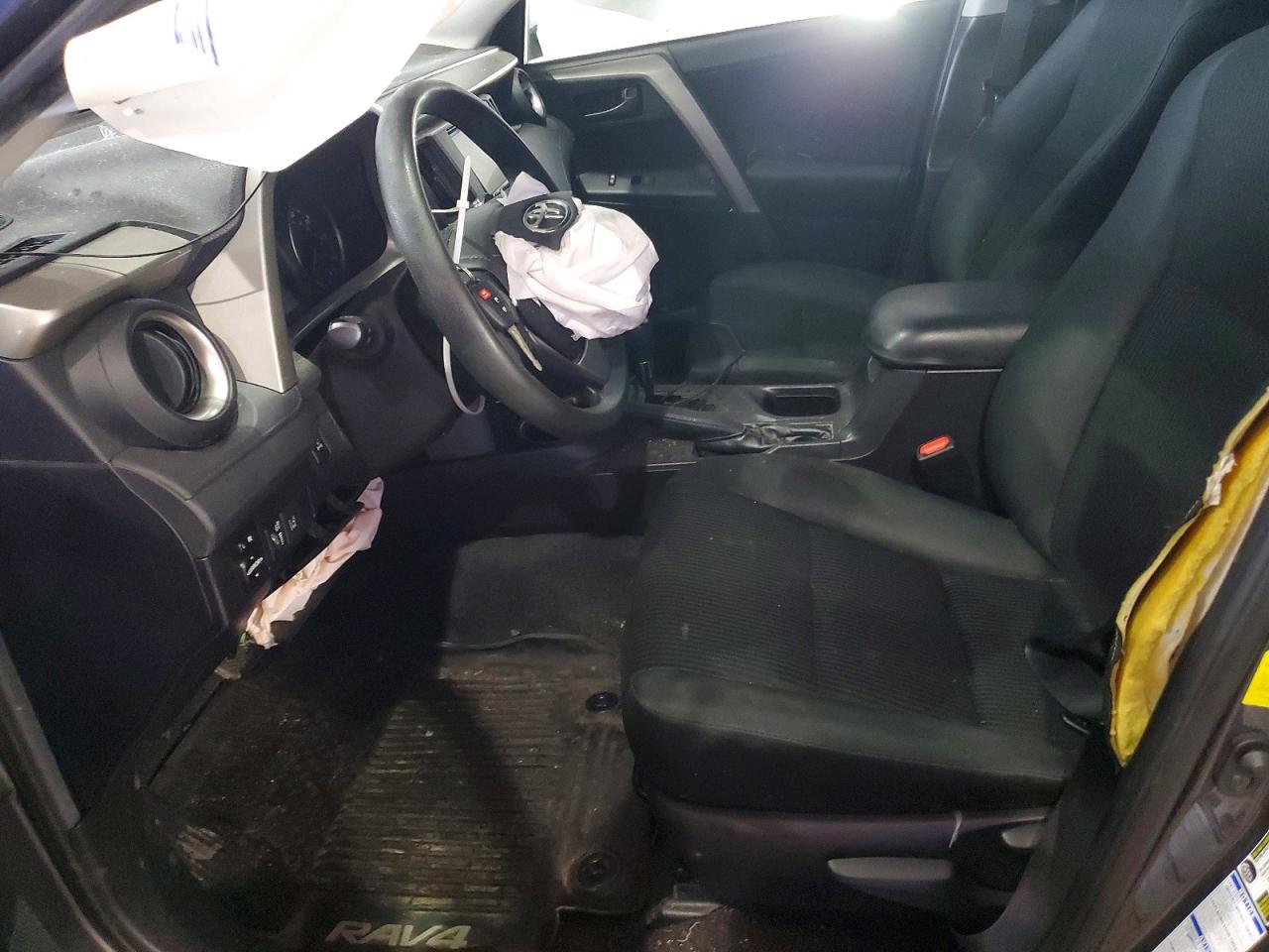 2018 TOYOTA RAV4 LE photo 19