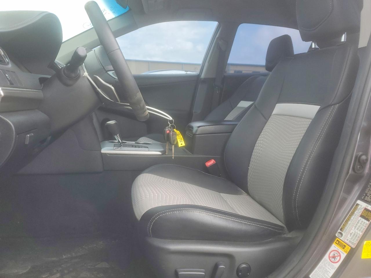 2014 TOYOTA CAMRY SE photo 13