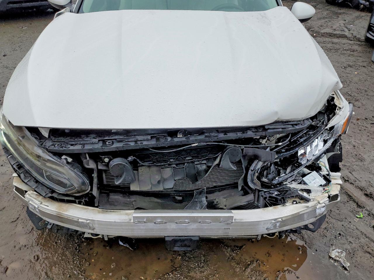 2018 HONDA ACCORD LX photo 21